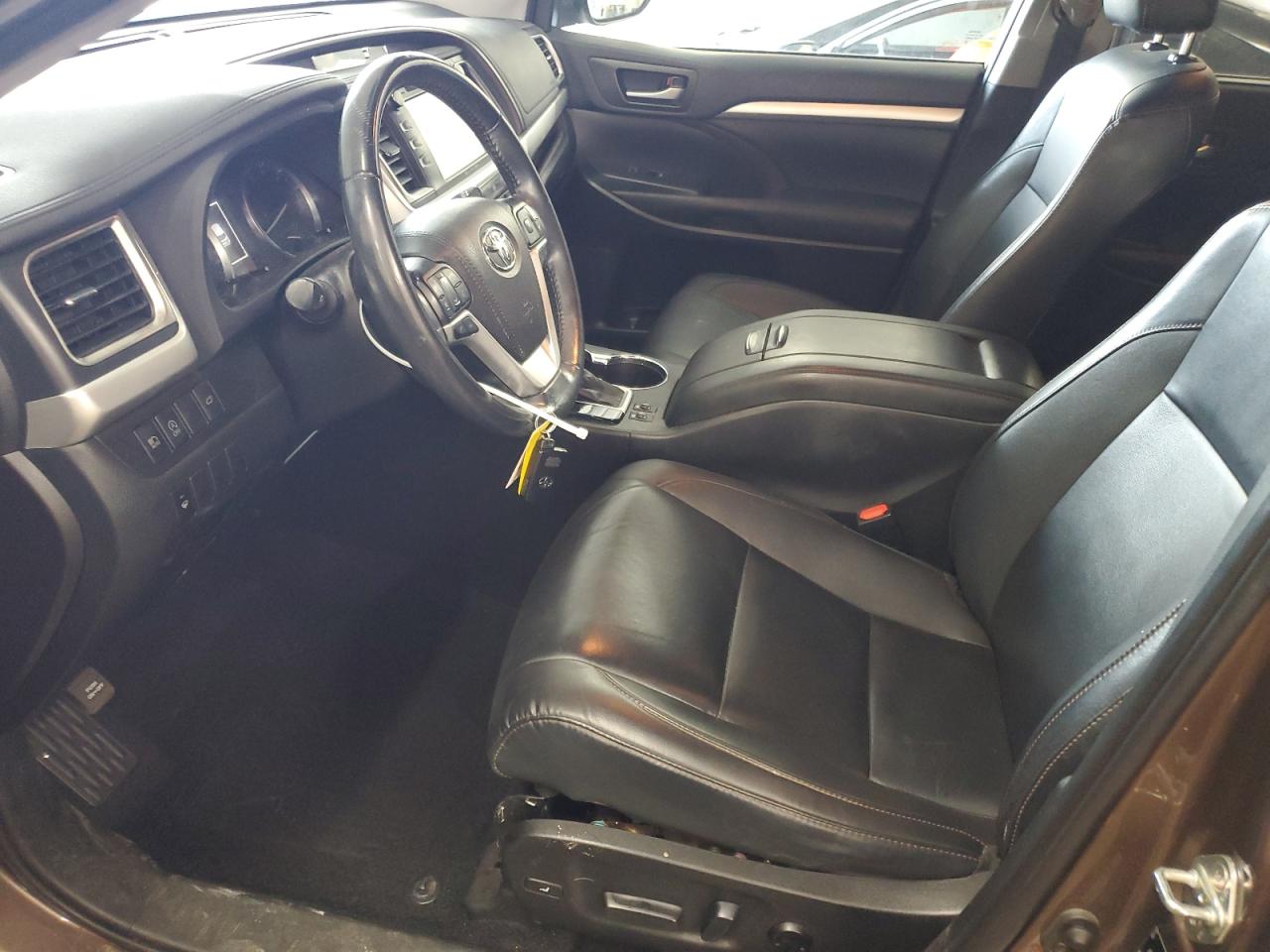 2019 Toyota Highlander Se VIN: 5TDJZRFH2KS974316 Lot: 64874944