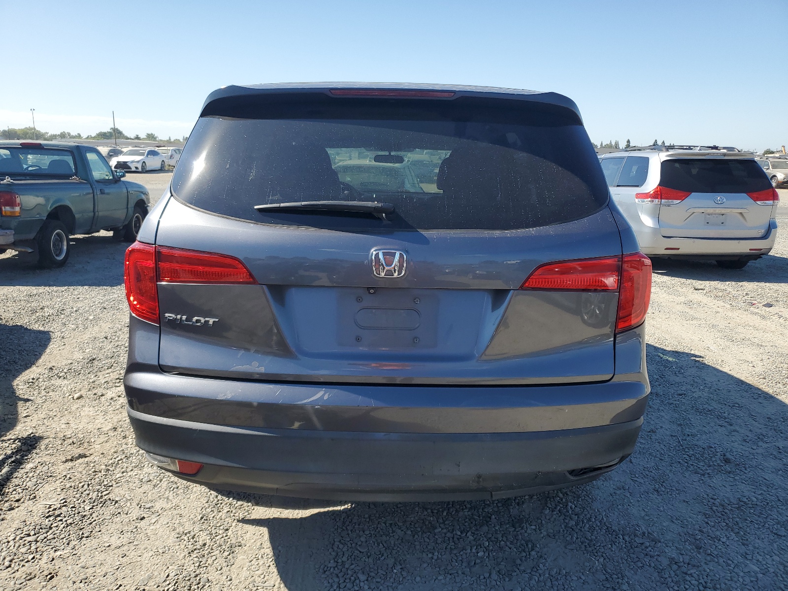 5FNYF5H1XGB019632 2016 Honda Pilot Lx