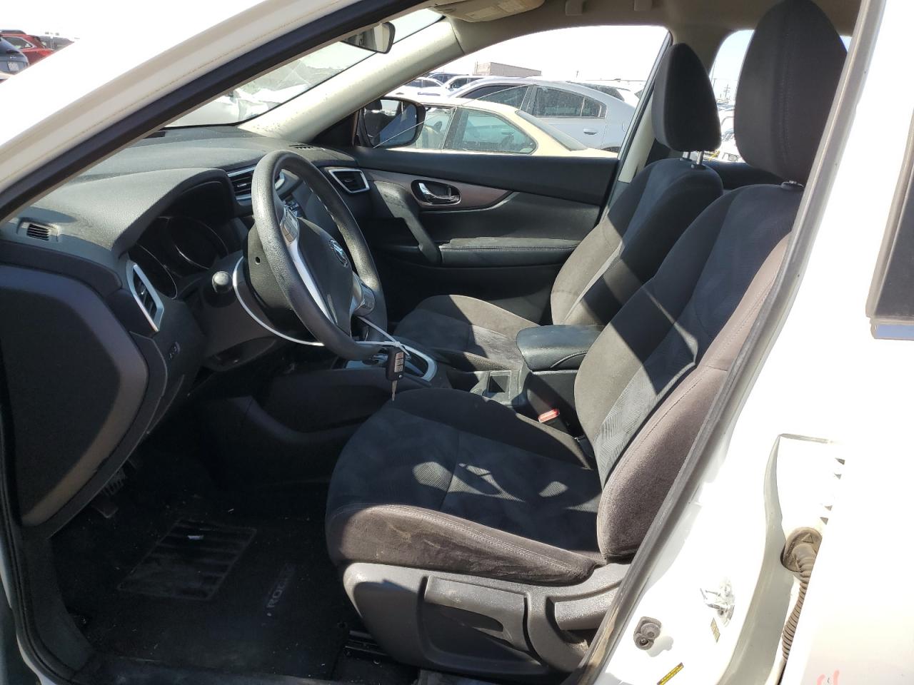 2015 Nissan Rogue S VIN: KNMAT2MVXFP569967 Lot: 64509264