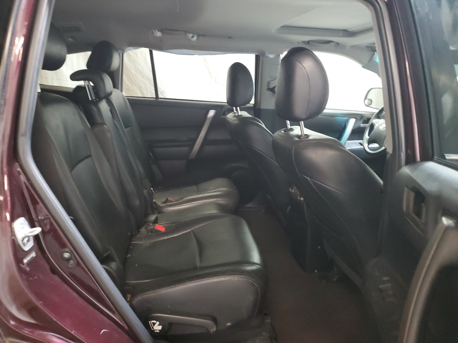 5TDBK3EH7BS052891 2011 Toyota Highlander Base