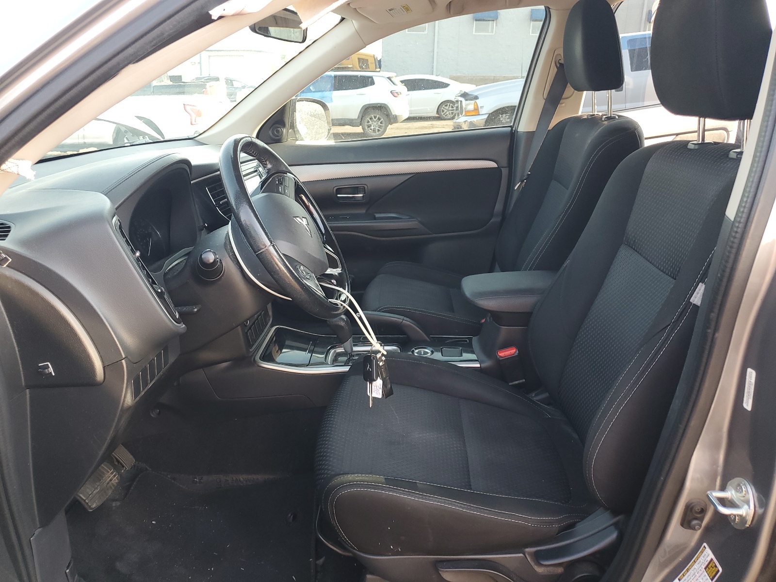 JA4AZ2A38HZ013143 2017 Mitsubishi Outlander Es