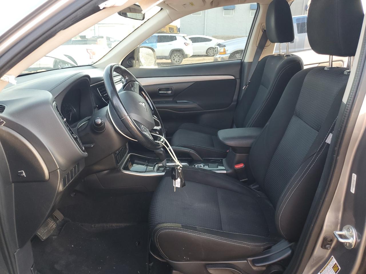 2017 Mitsubishi Outlander Es VIN: JA4AZ2A38HZ013143 Lot: 62847054