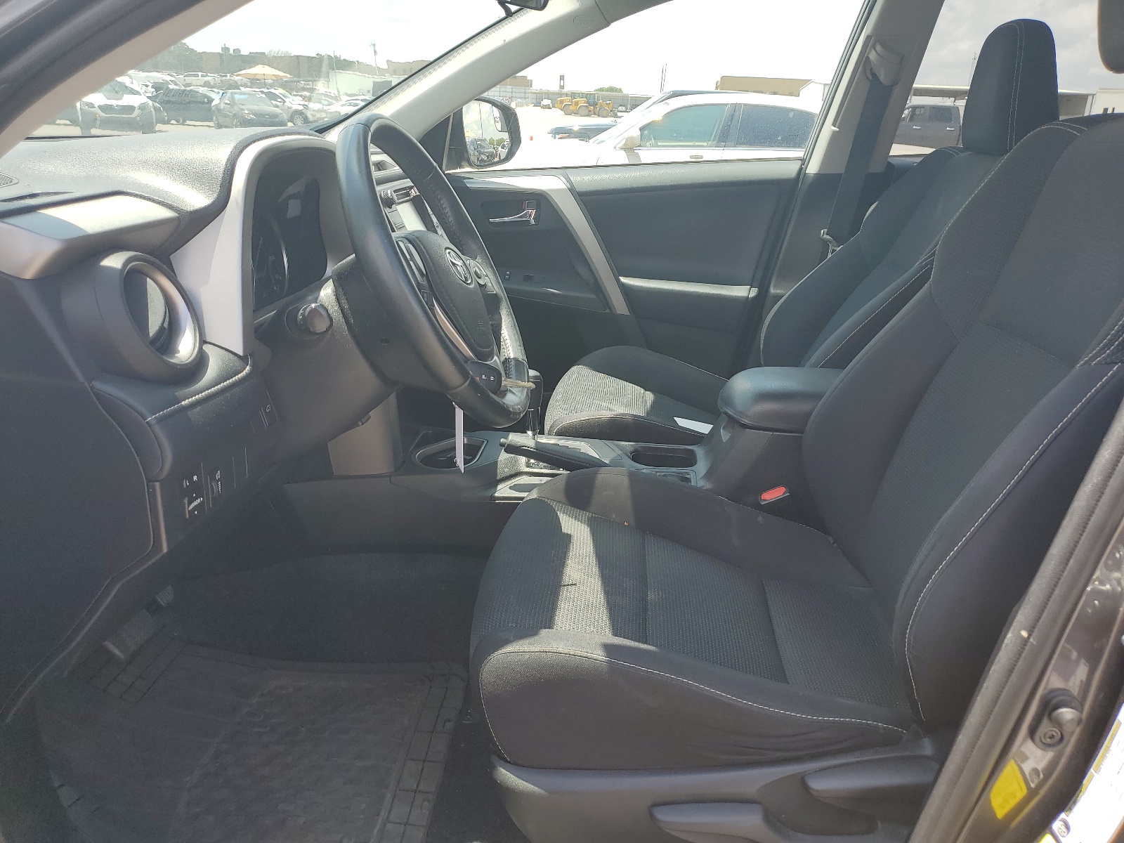 2T3WFREV2GW239301 2016 Toyota Rav4 Xle