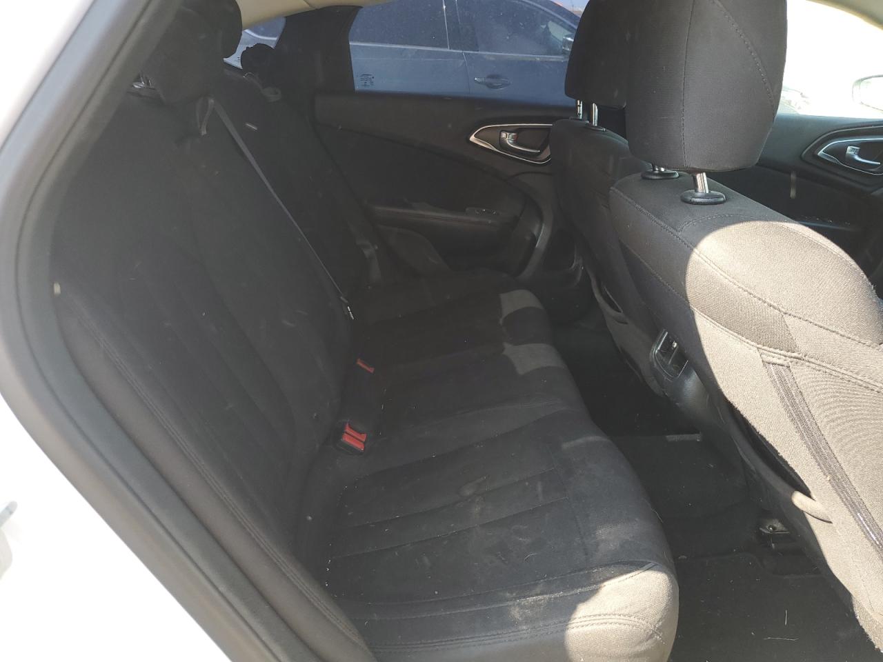 2015 Chrysler 200 Limited VIN: 1C3CCCAB0FN710487 Lot: 64653004