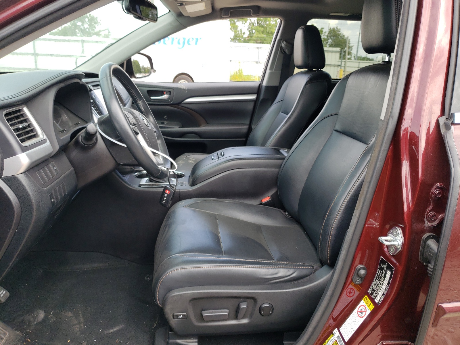 5TDJKRFH2GS300520 2016 Toyota Highlander Xle