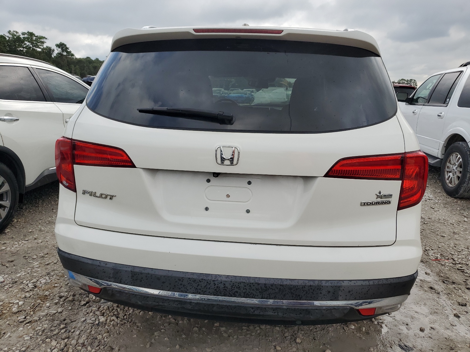 5FNYF5H93HB042628 2017 Honda Pilot Touring