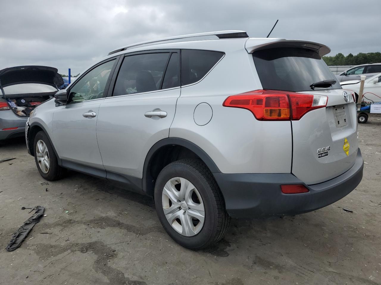 JTMBFREV8FD167918 2015 TOYOTA RAV 4 - Image 2