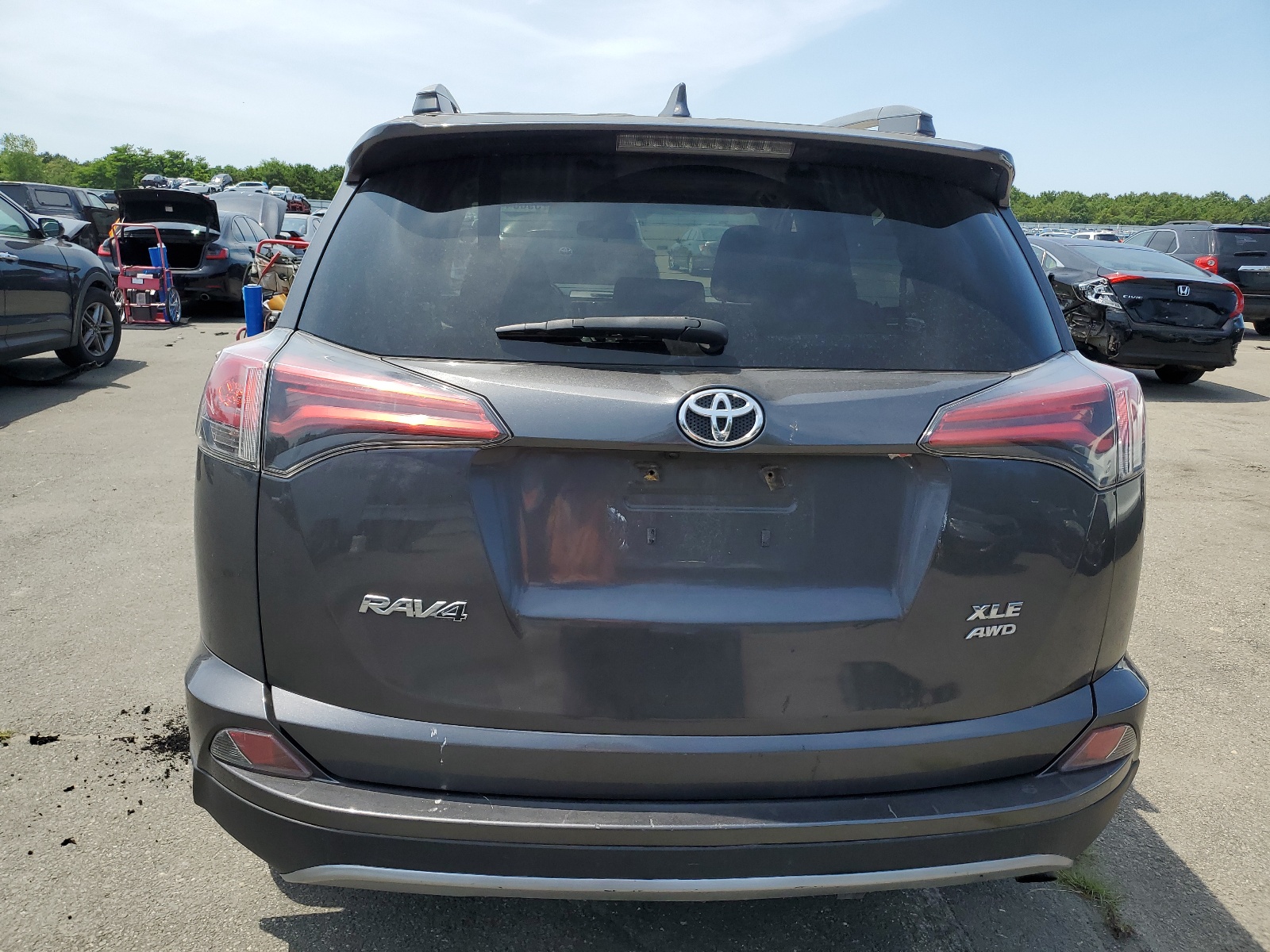 2T3RFREV1JW800138 2018 Toyota Rav4 Adventure