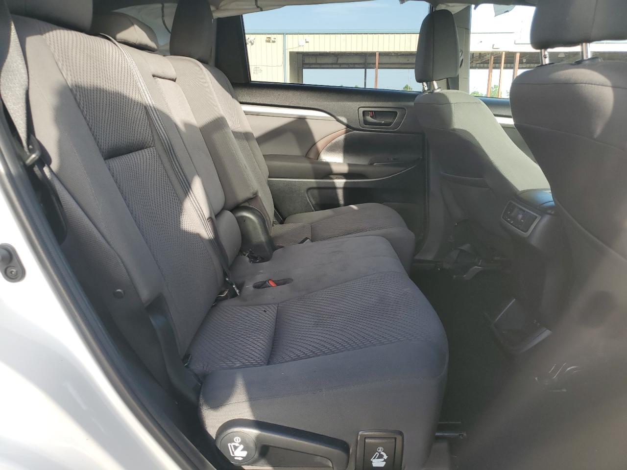 2019 Toyota Highlander Le VIN: 5TDZARFH2KS042241 Lot: 64116544