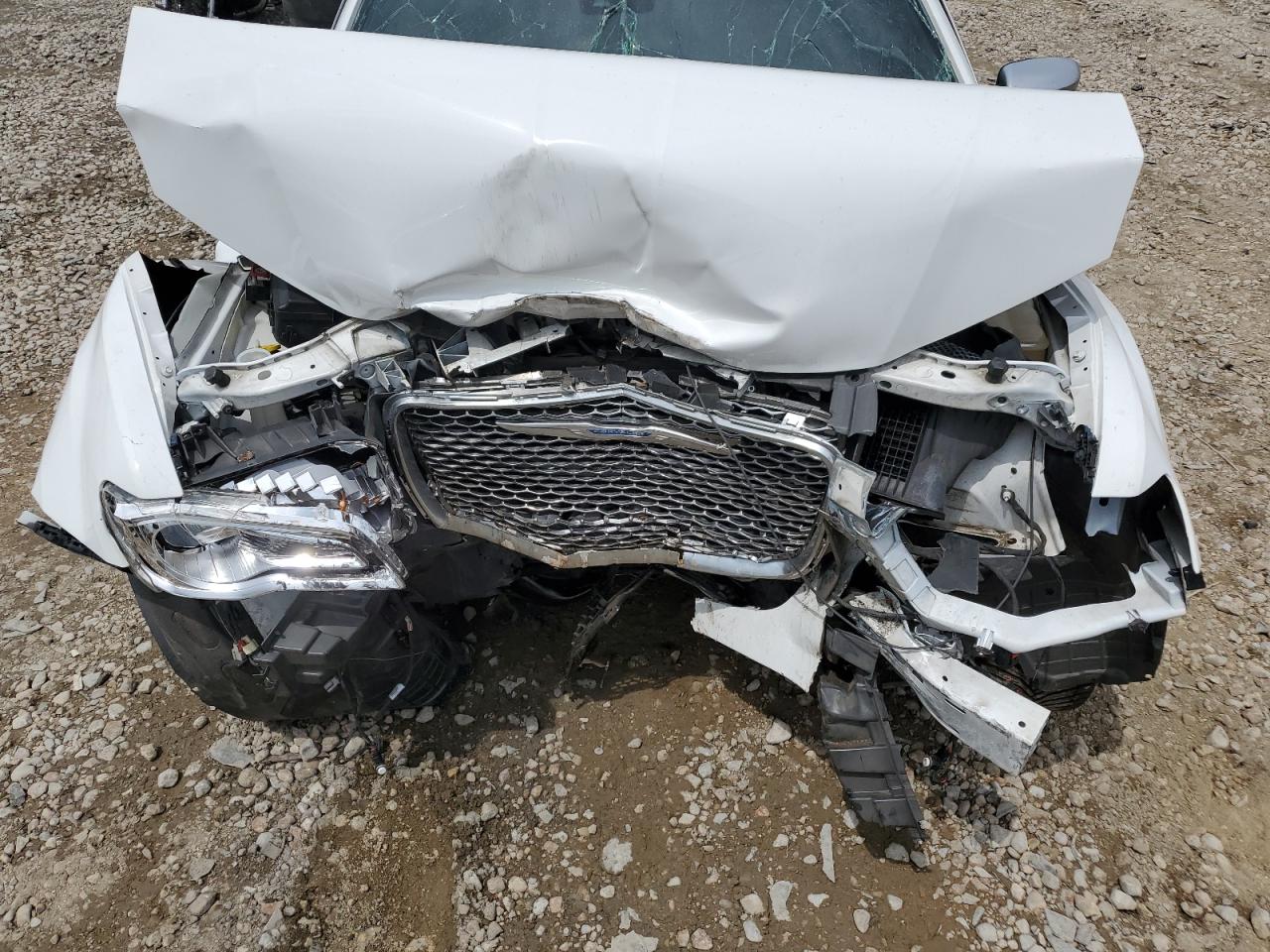 2017 Chrysler 300C Platinum VIN: 2C3CCAPG1HH593747 Lot: 64203004