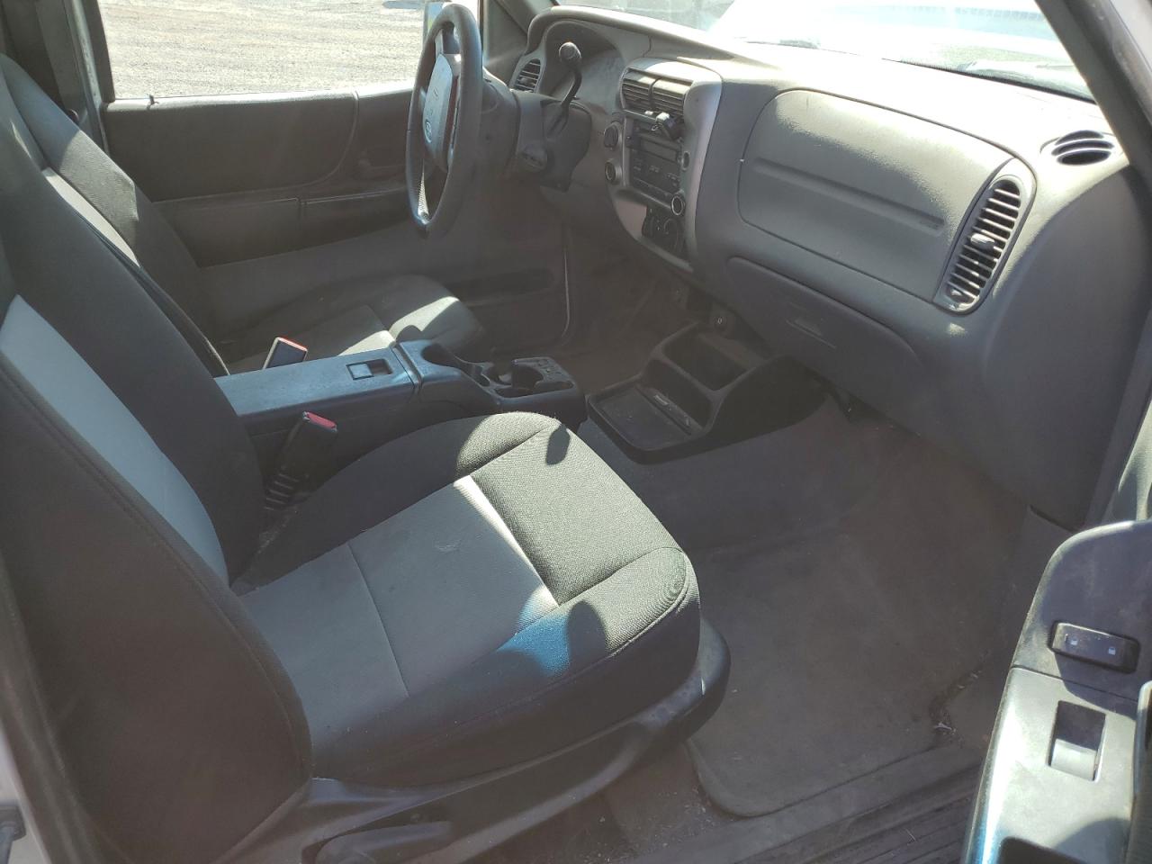 2011 Ford Ranger Super Cab VIN: 1FTLR4FEXBPA40562 Lot: 63122594