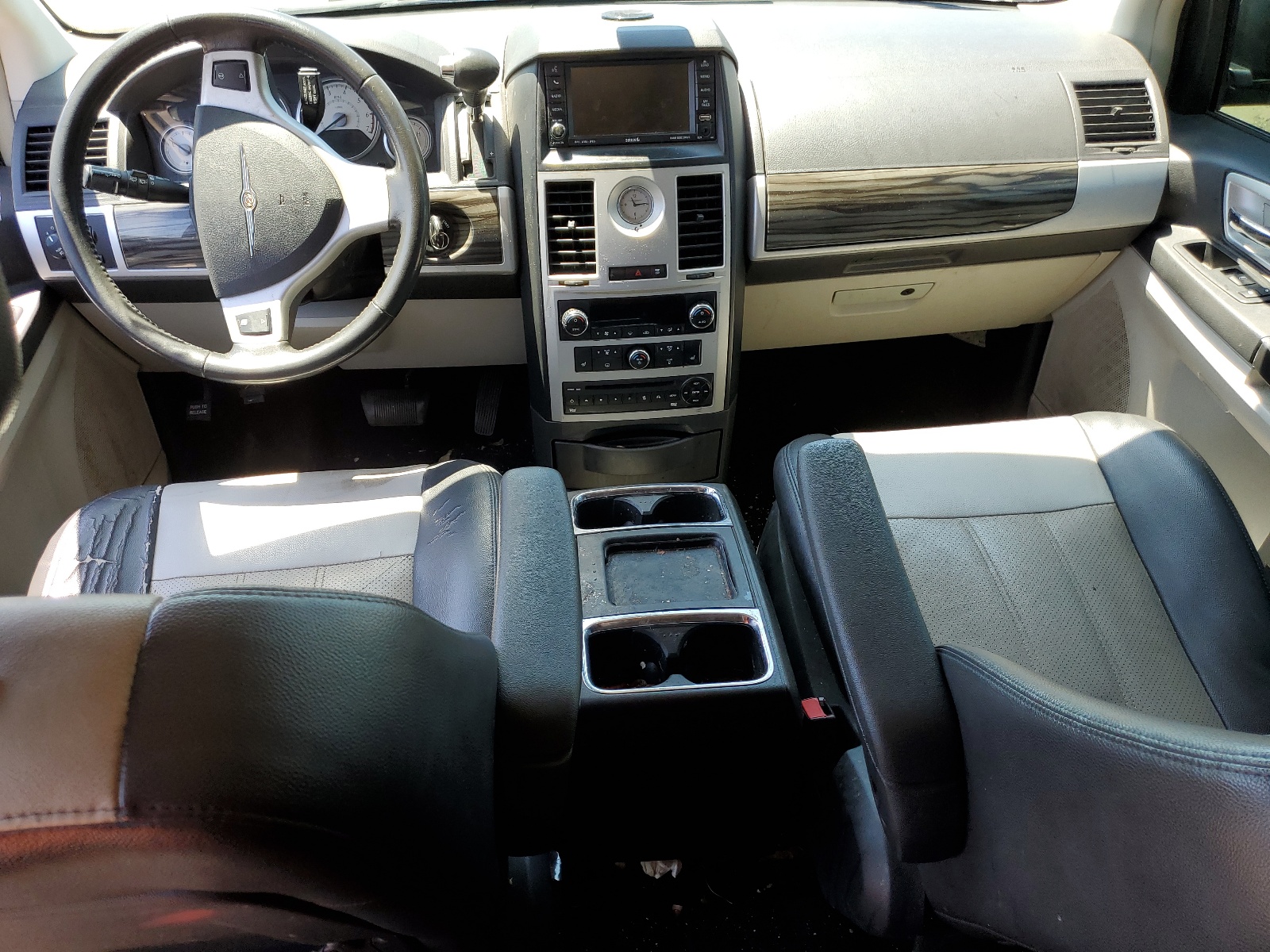 2A4RR5D1XAR299074 2010 Chrysler Town & Country Touring