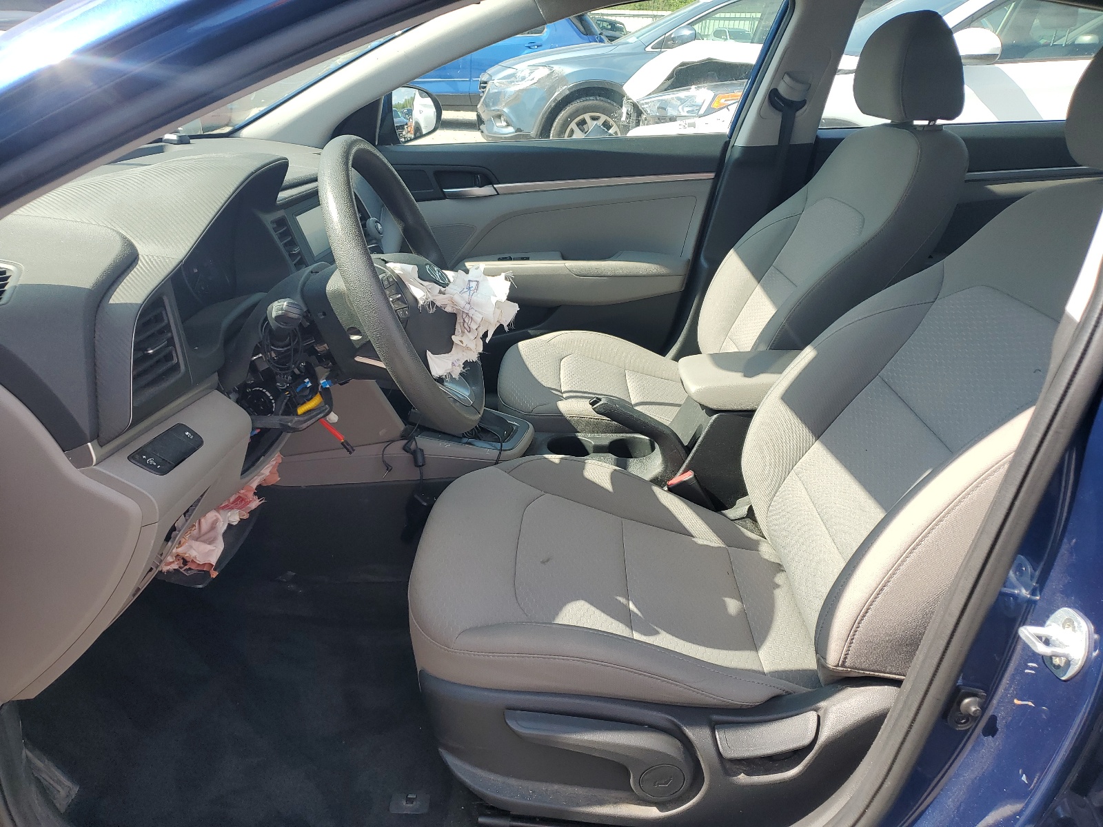 2019 Hyundai Elantra Se vin: 5NPD74LF4KH481591