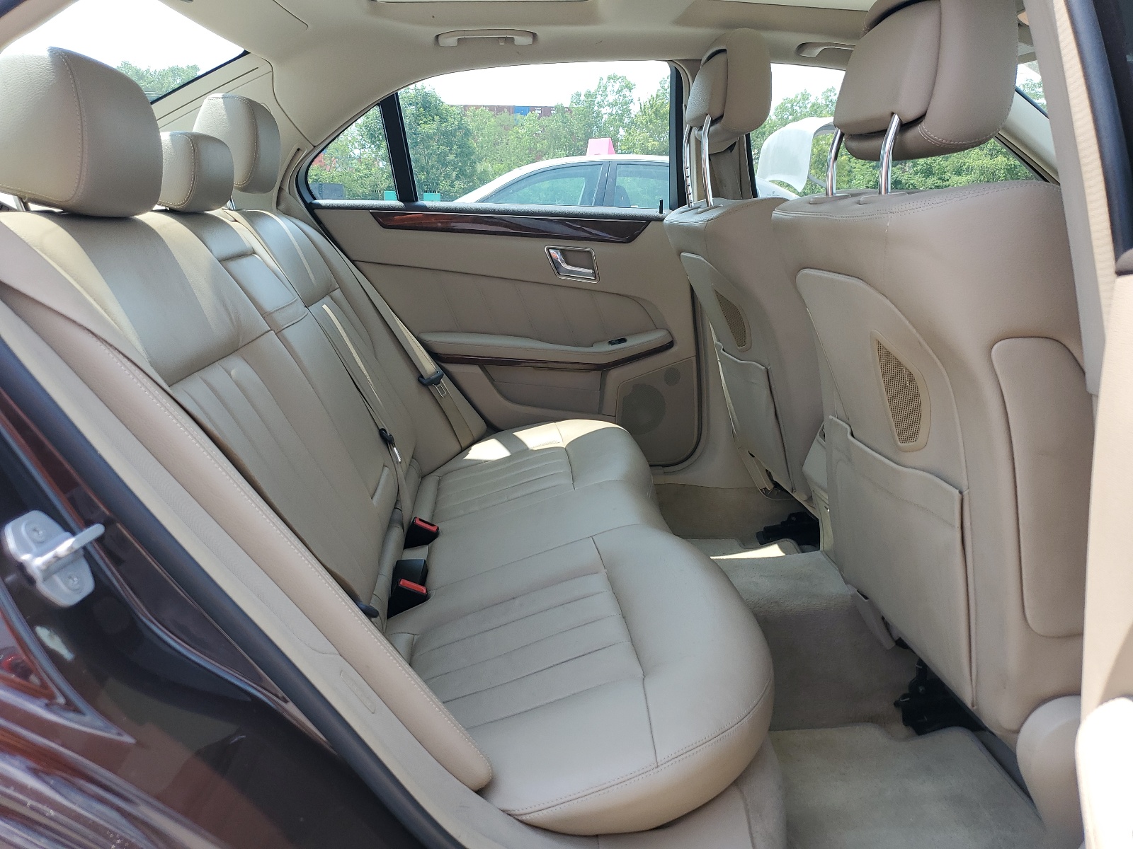 WDDHF9AB7AA128226 2010 Mercedes-Benz E 550 4Matic