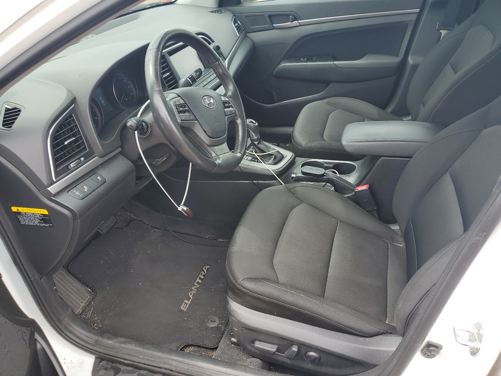 5NPD84LF1HH211319 2017 Hyundai Elantra Se