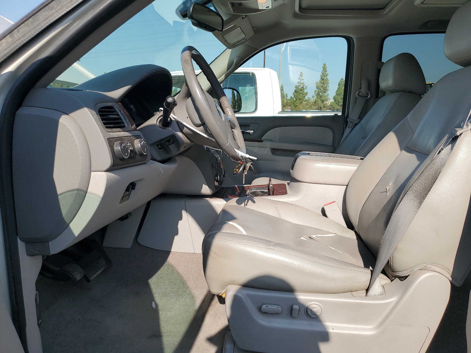 1GNSKCE06BR165523 2011 Chevrolet Tahoe K1500 Ltz