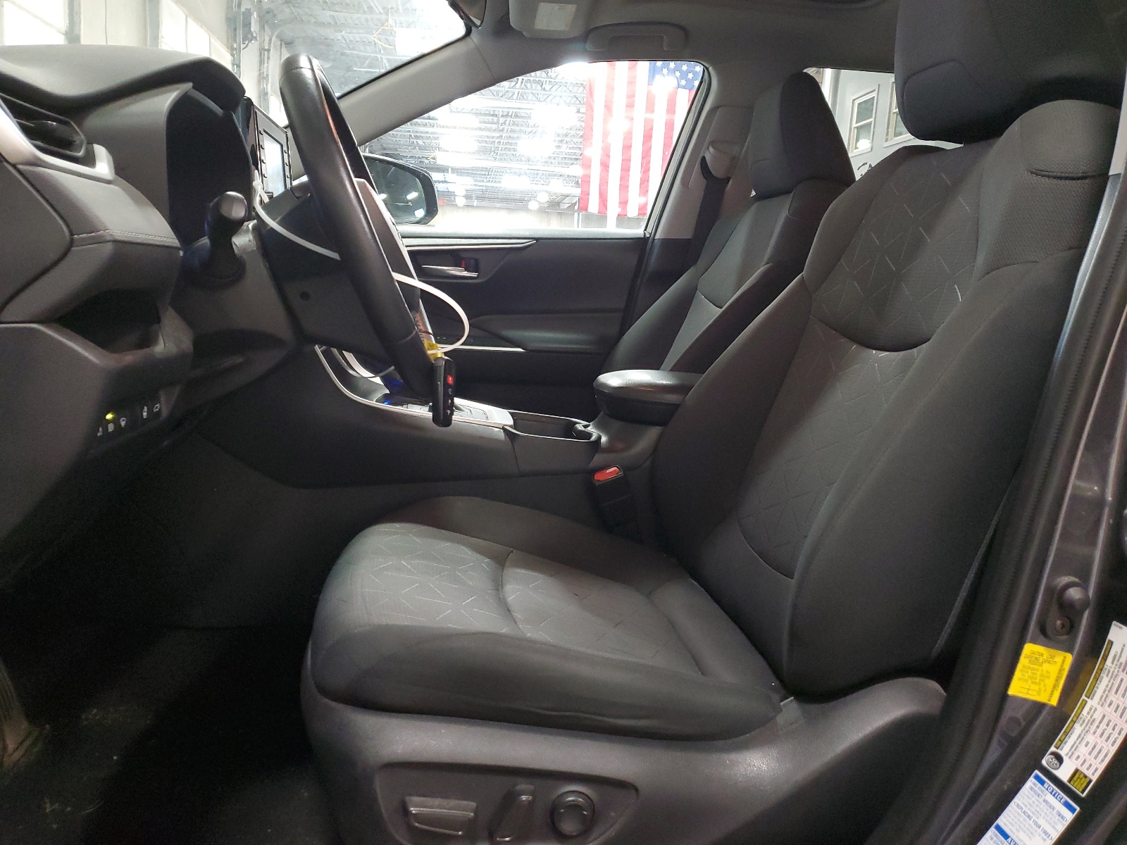 4T3R6RFV5MU027189 2021 Toyota Rav4 Xle