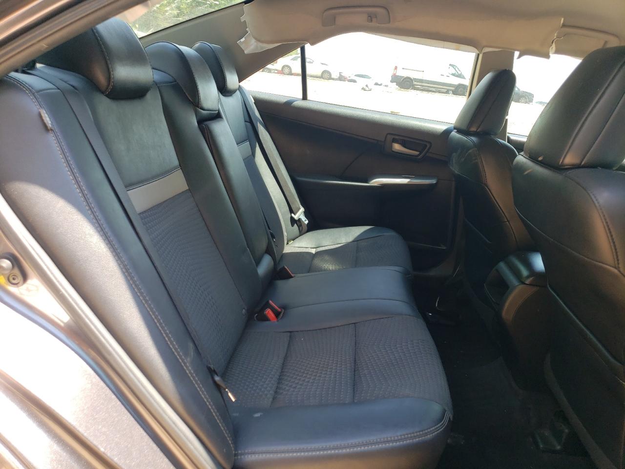 2014 Toyota Camry - Image 11