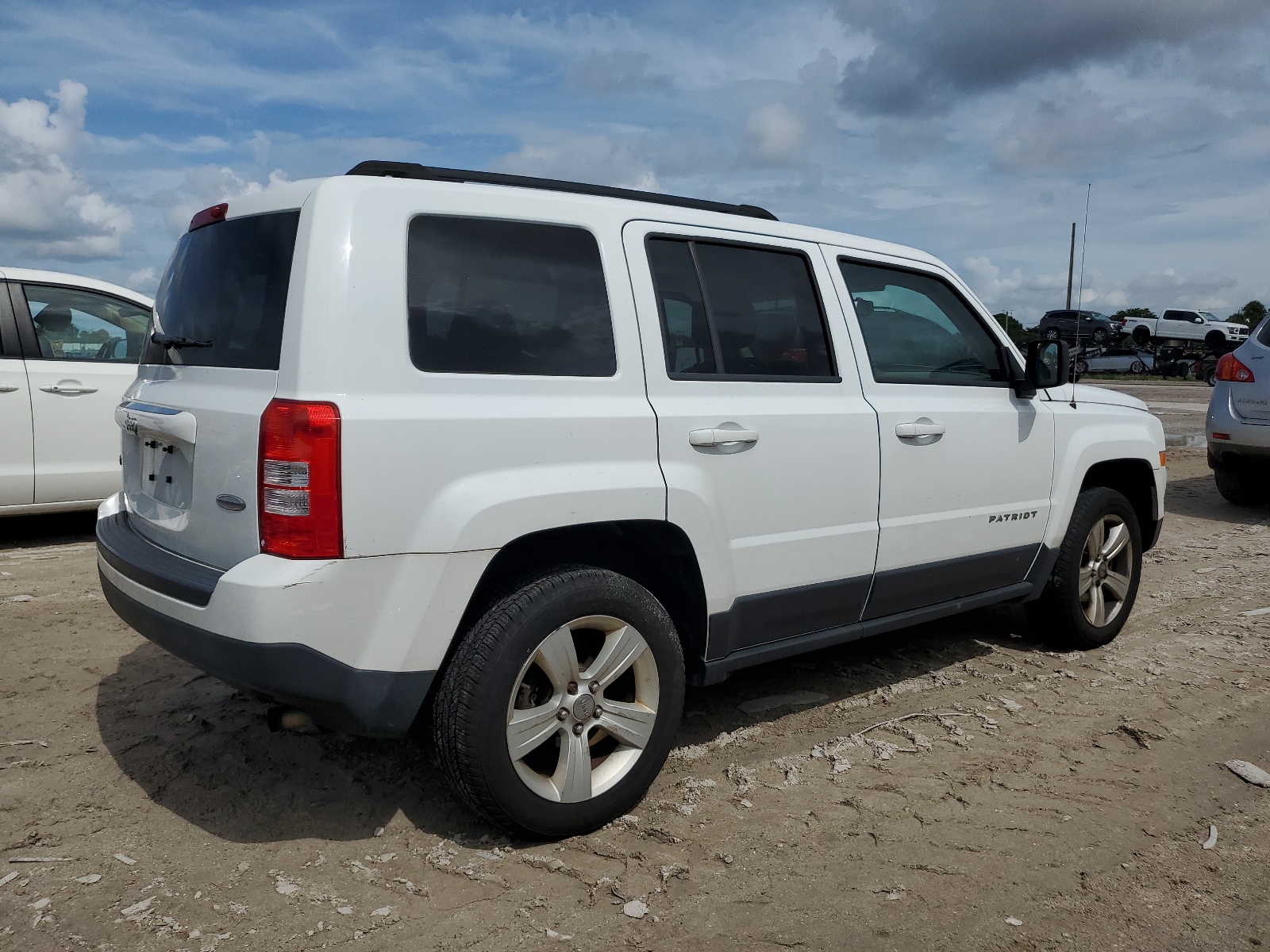 2016 Jeep Patriot Latitude vin: 1C4NJRFB4GD501380