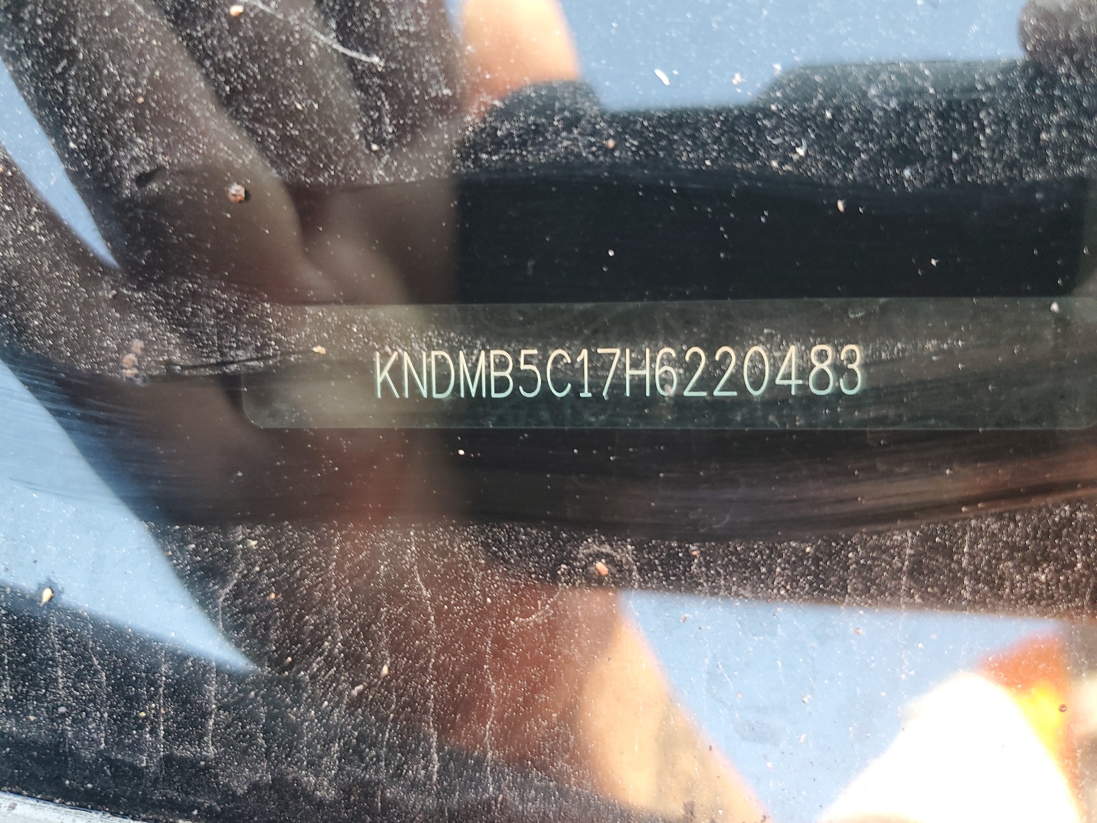 KNDMB5C17H6220483 2017 Kia Sedona Lx