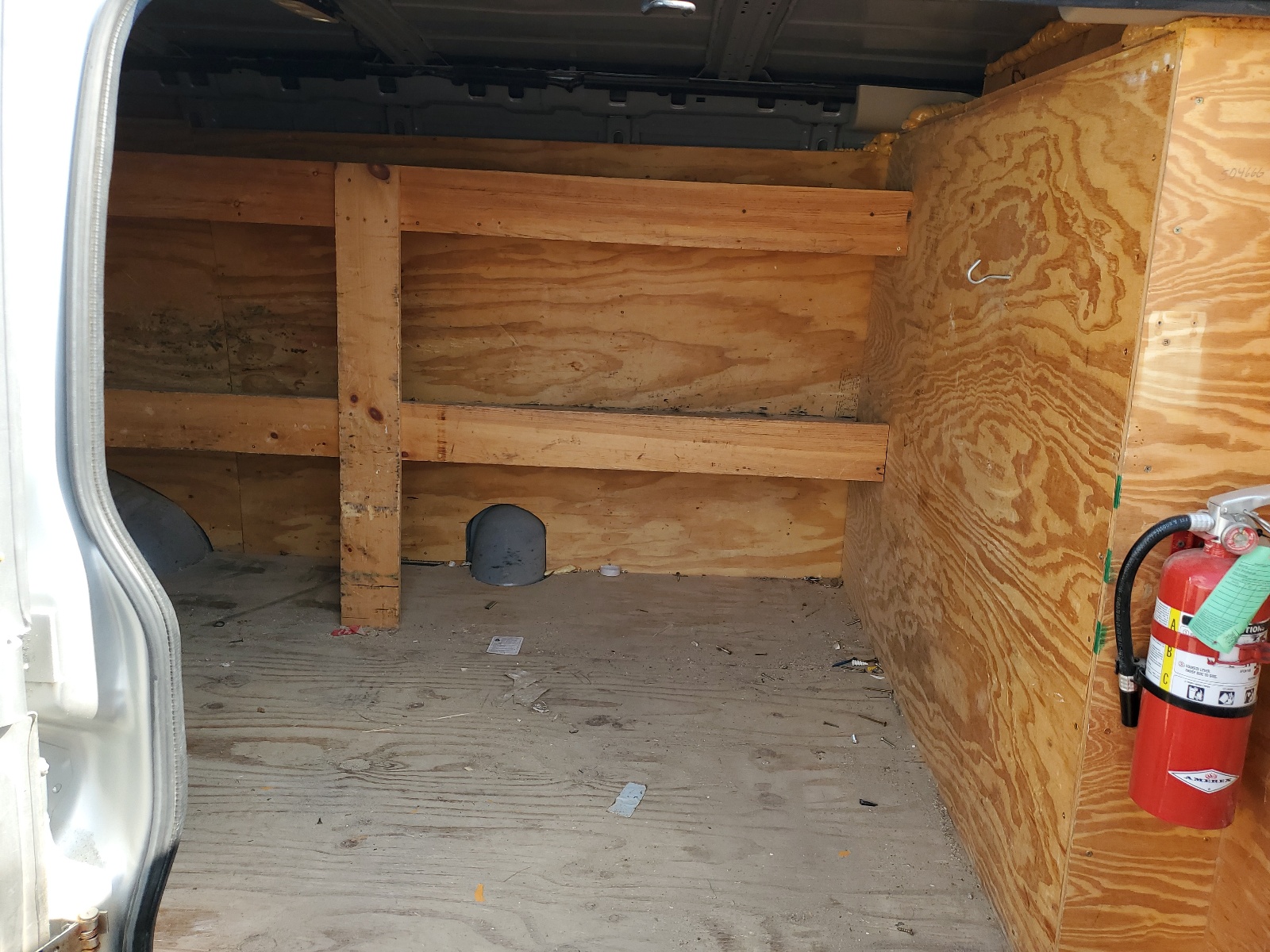 1GCWGBFF5H1156313 2017 Chevrolet Express G2500