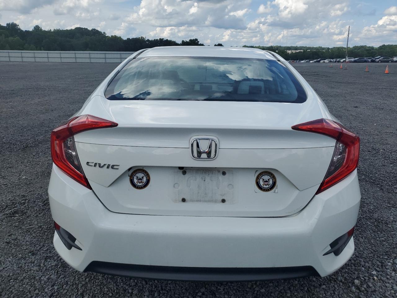 19XFC2F57GE042358 2016 Honda Civic Lx