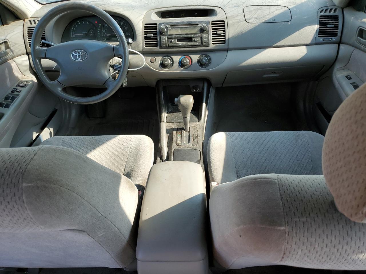 2003 Toyota Camry Le VIN: JTDBE32K130176389 Lot: 63933374