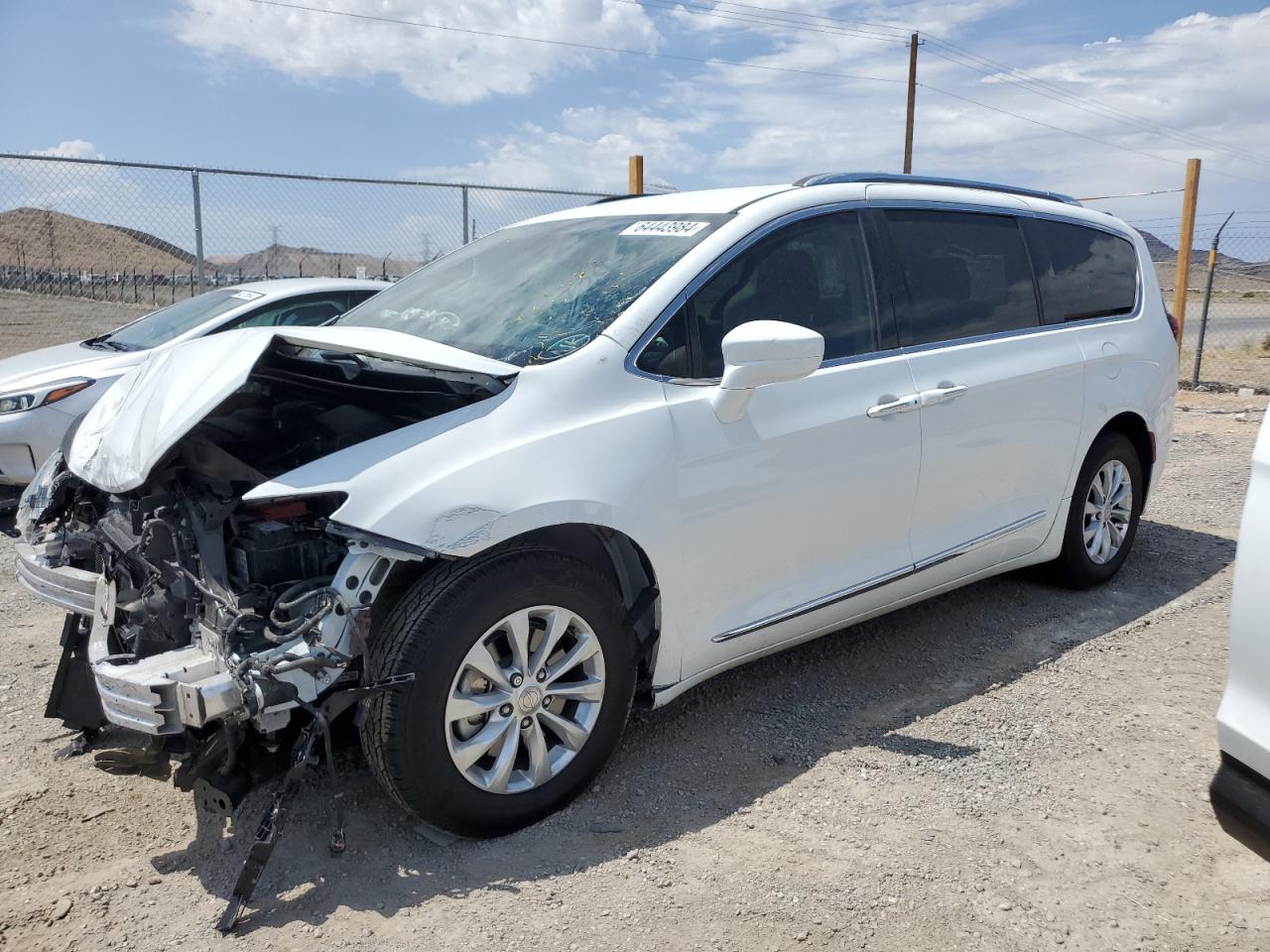 2C4RC1BG1JR154738 2018 CHRYSLER PACIFICA - Image 1