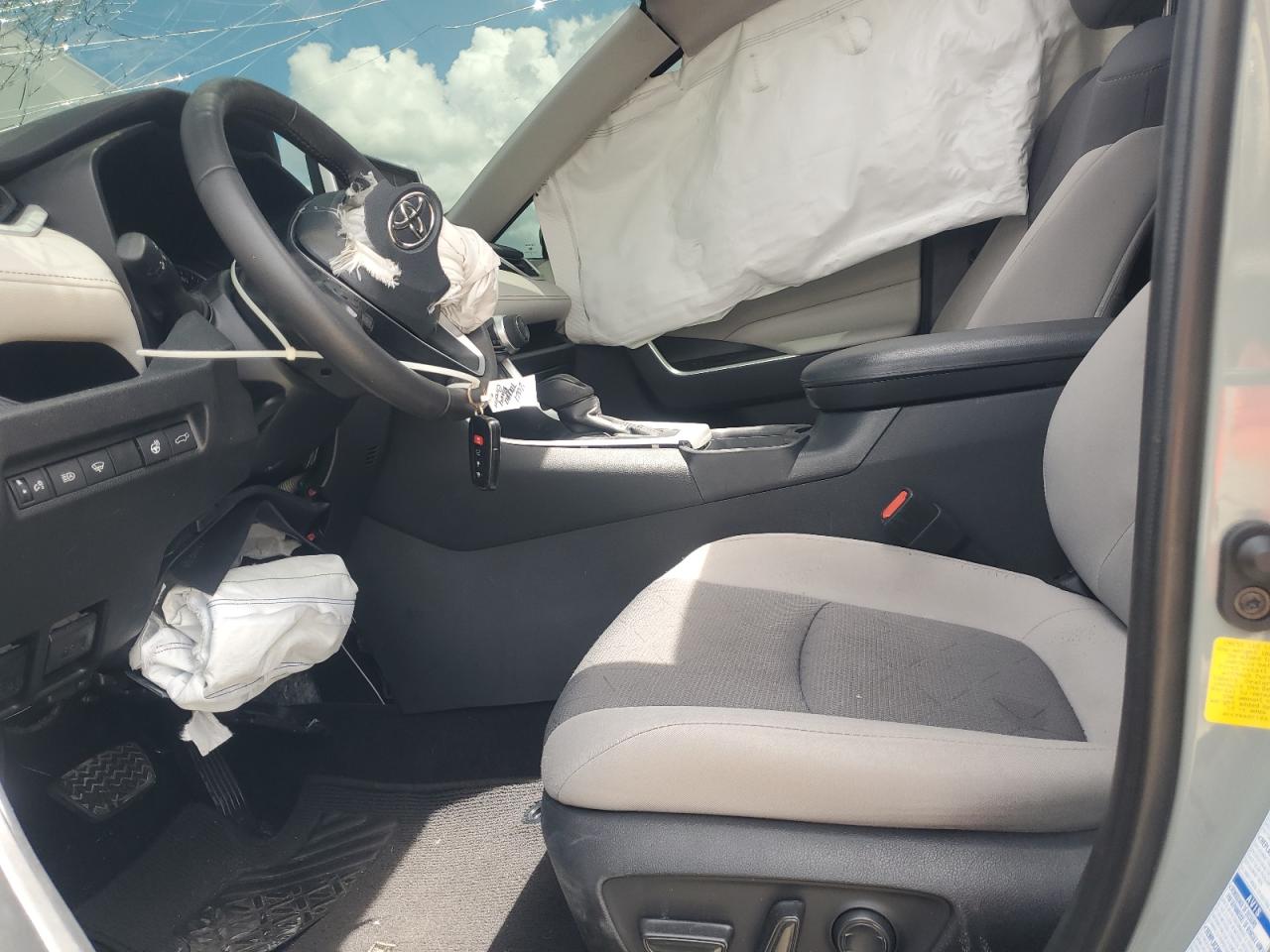 2021 Toyota Rav4 Xle VIN: 2T3P1RFV5MW204992 Lot: 64868954