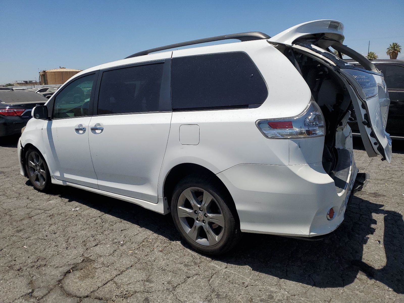 2014 Toyota Sienna Sport vin: 5TDXK3DC6ES500618