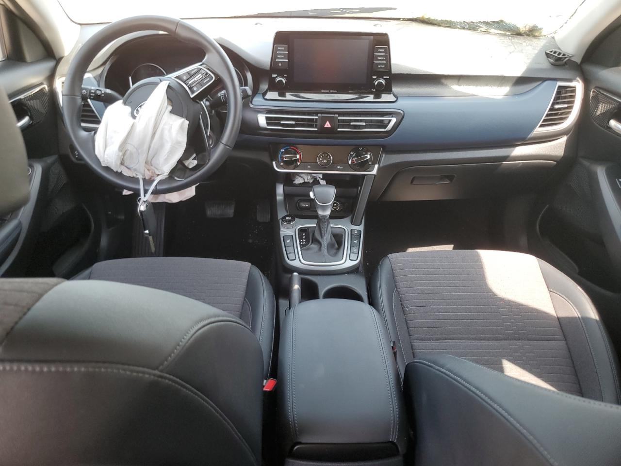 2021 Kia Seltos - Image 8