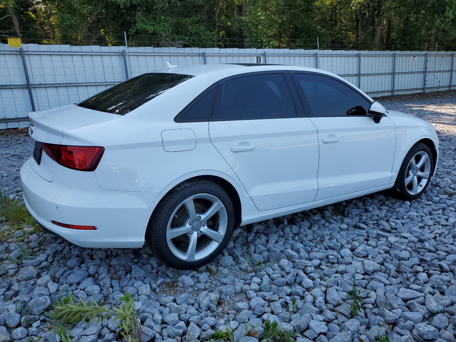 2016 Audi A3 Premium vin: WAUA7GFF3G1004274