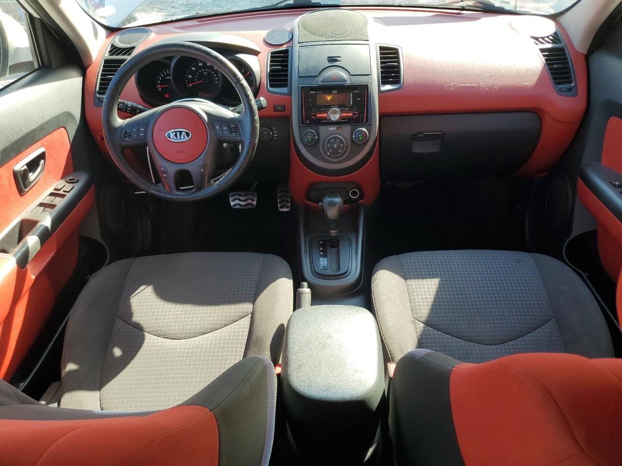 2010 Kia Soul + VIN: KNDJT2A28A7036275 Lot: 62846134