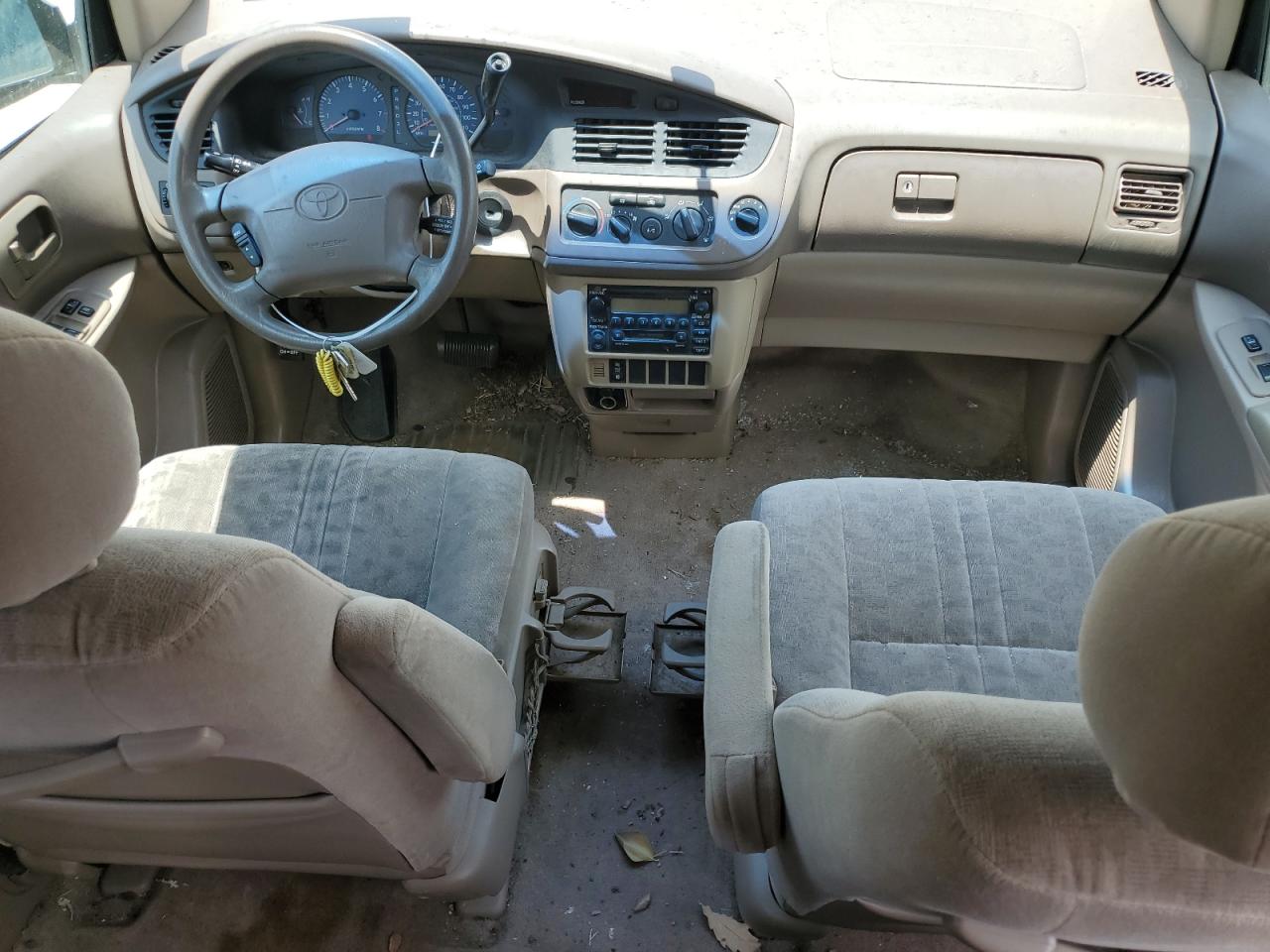 2002 Toyota Sienna Le VIN: 4T3ZF13C02U489998 Lot: 62108184