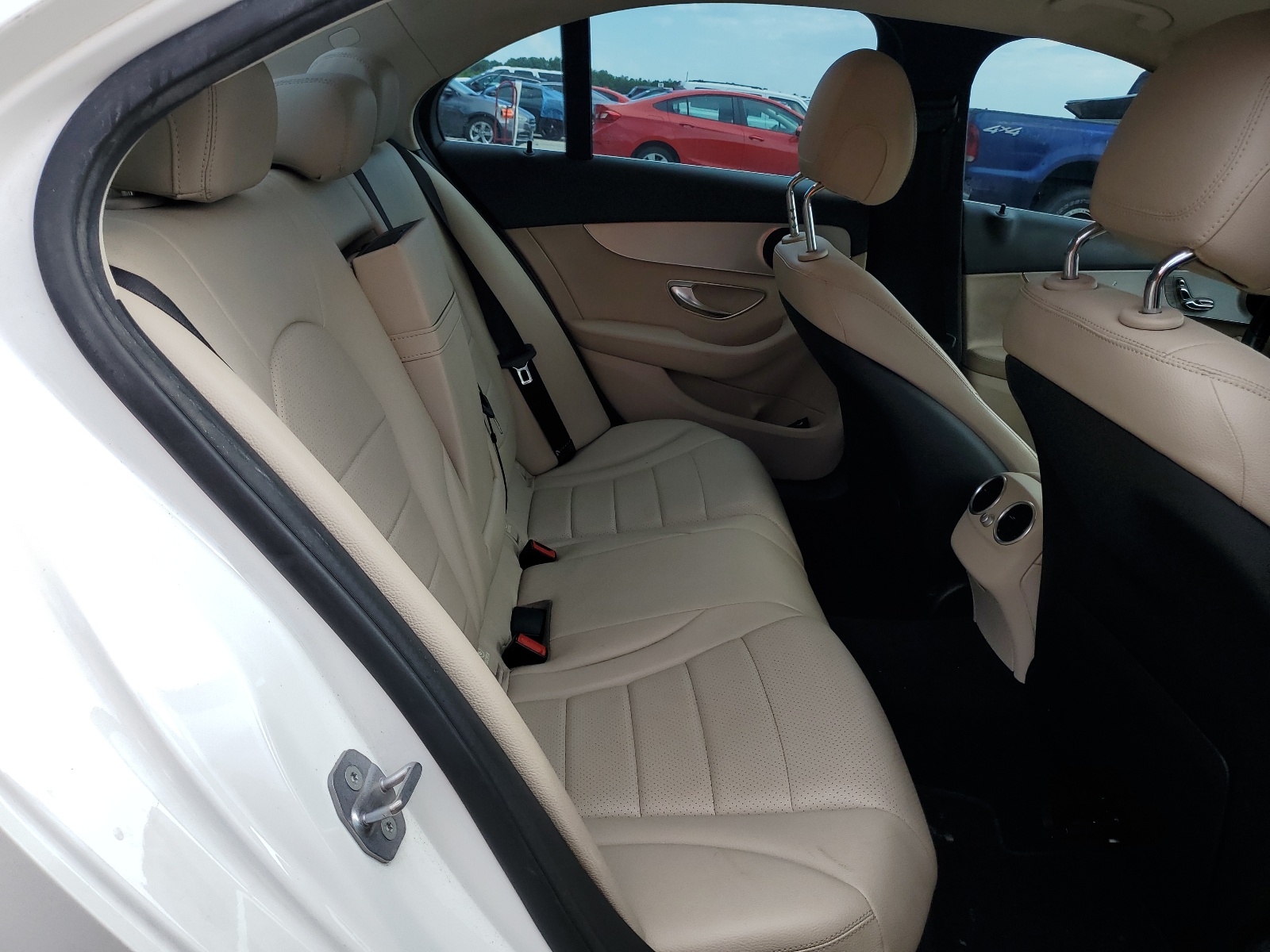 55SWF4JB6GU160636 2016 Mercedes-Benz C 300