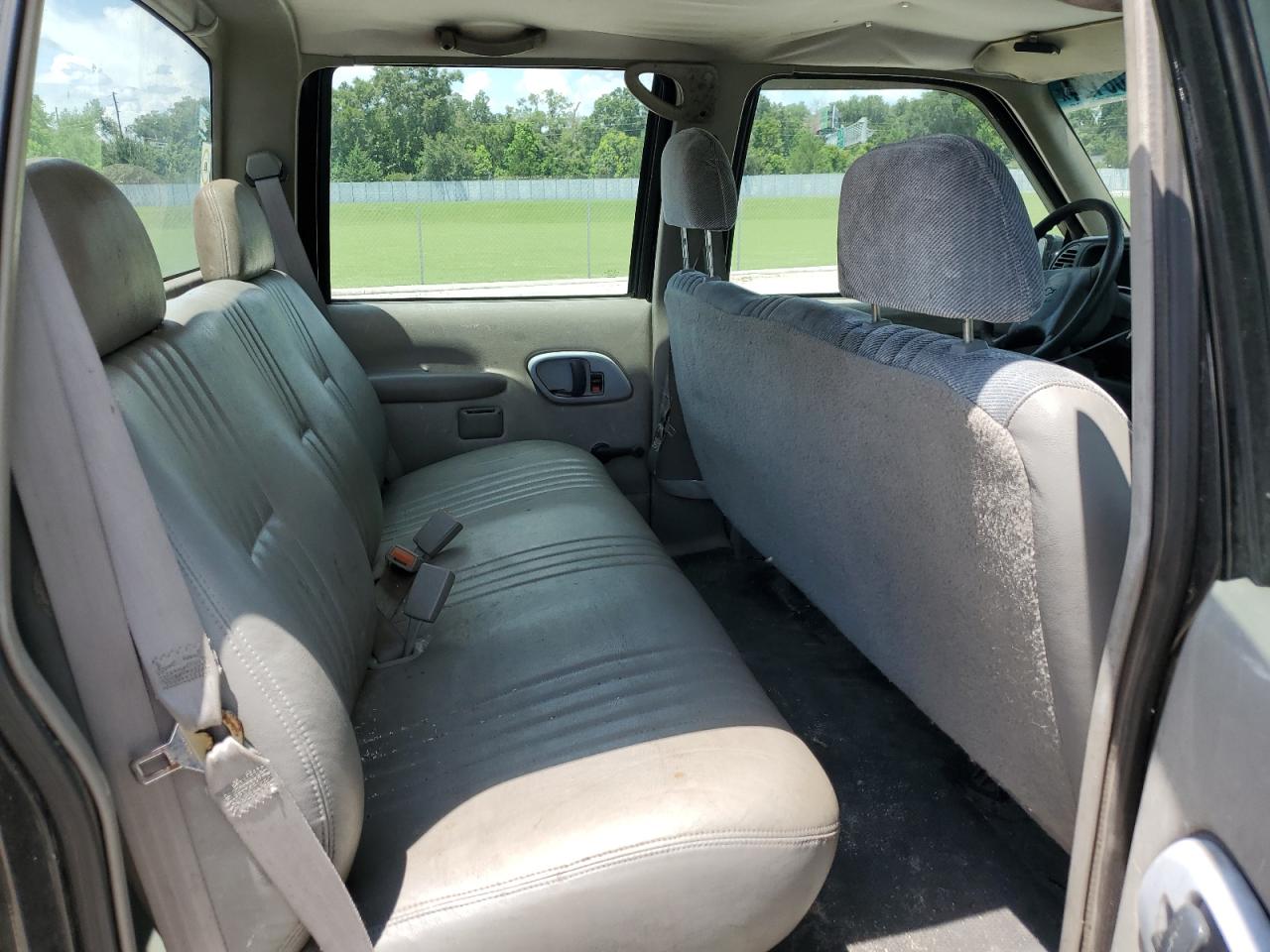 2000 Chevrolet Gmt-400 K3500 VIN: 1GCHK33R0YF489999 Lot: 59700124