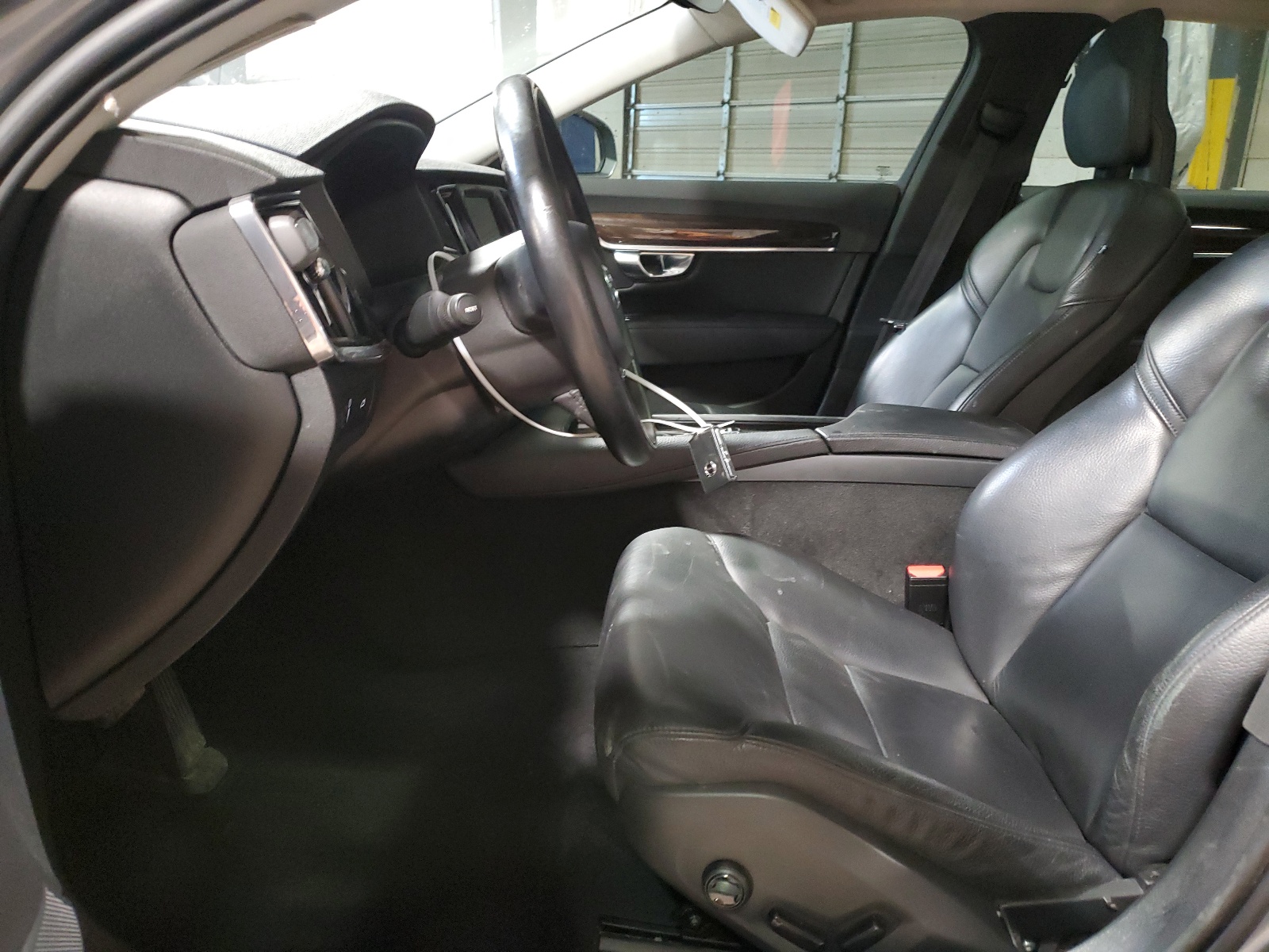 LVY992MK6JP005175 2018 Volvo S90 T6 Momentum