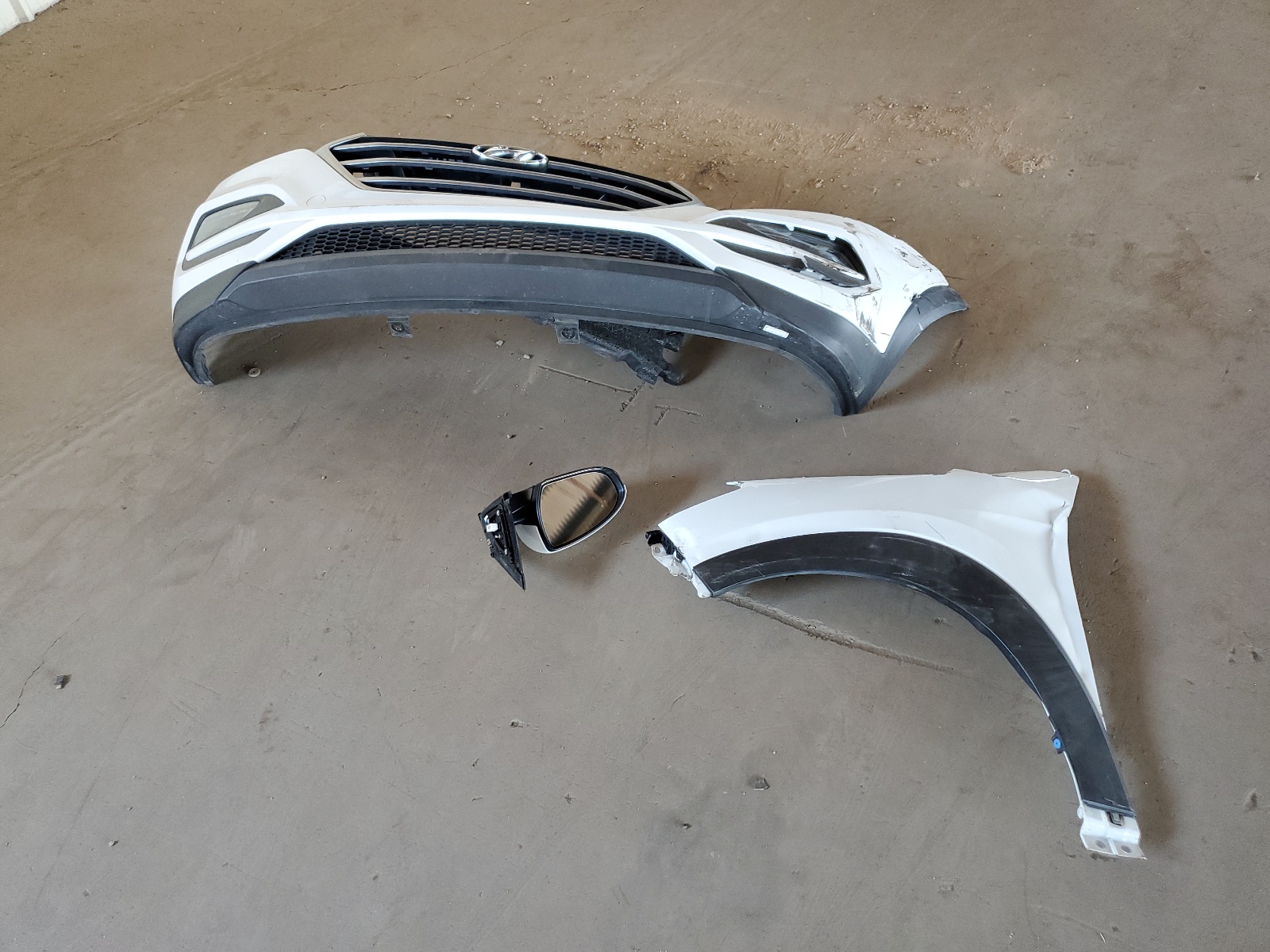 KM8J33A4XJU759355 2018 Hyundai Tucson Sel