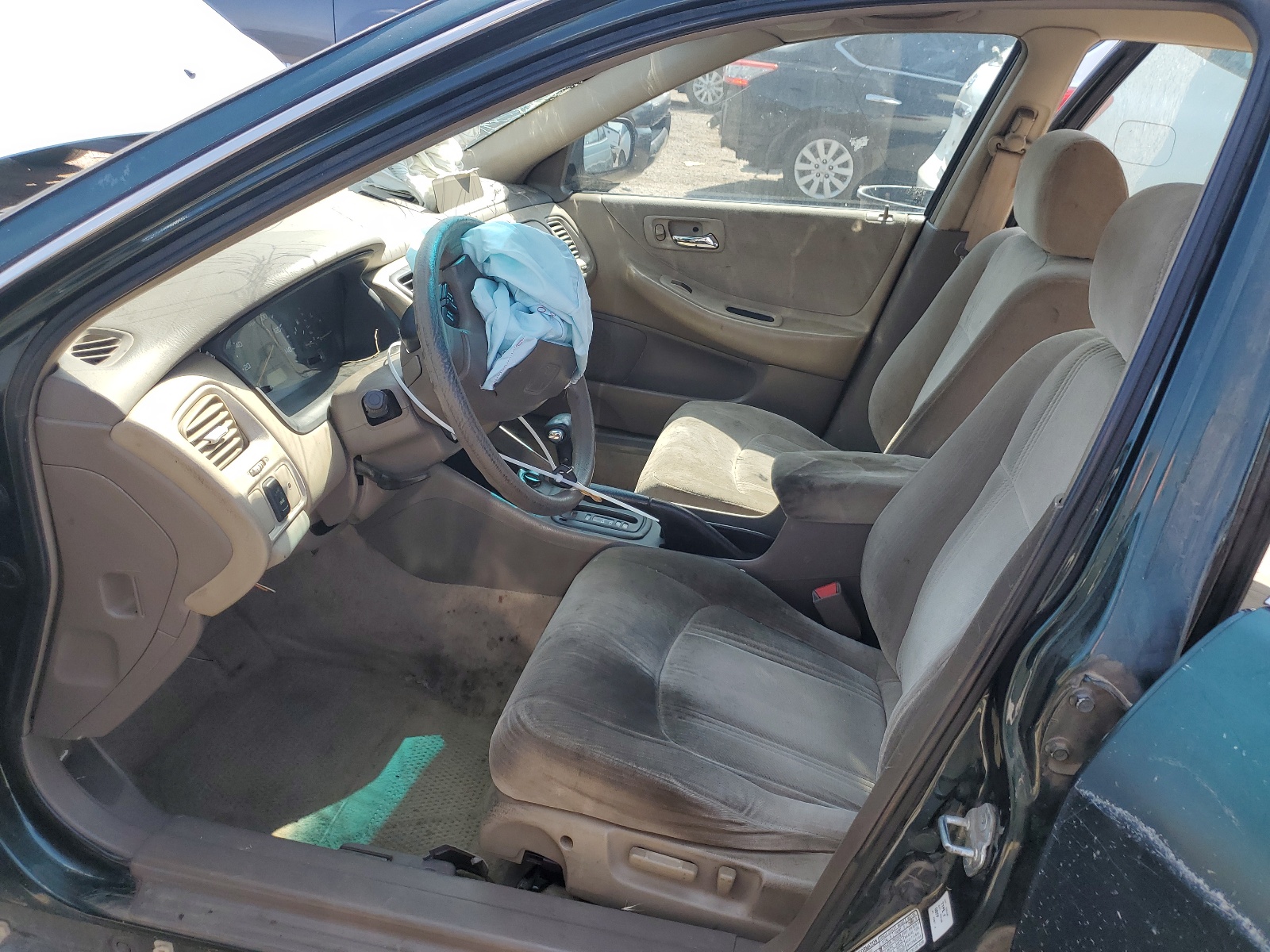 1HGCG1640YA069917 2000 Honda Accord Lx