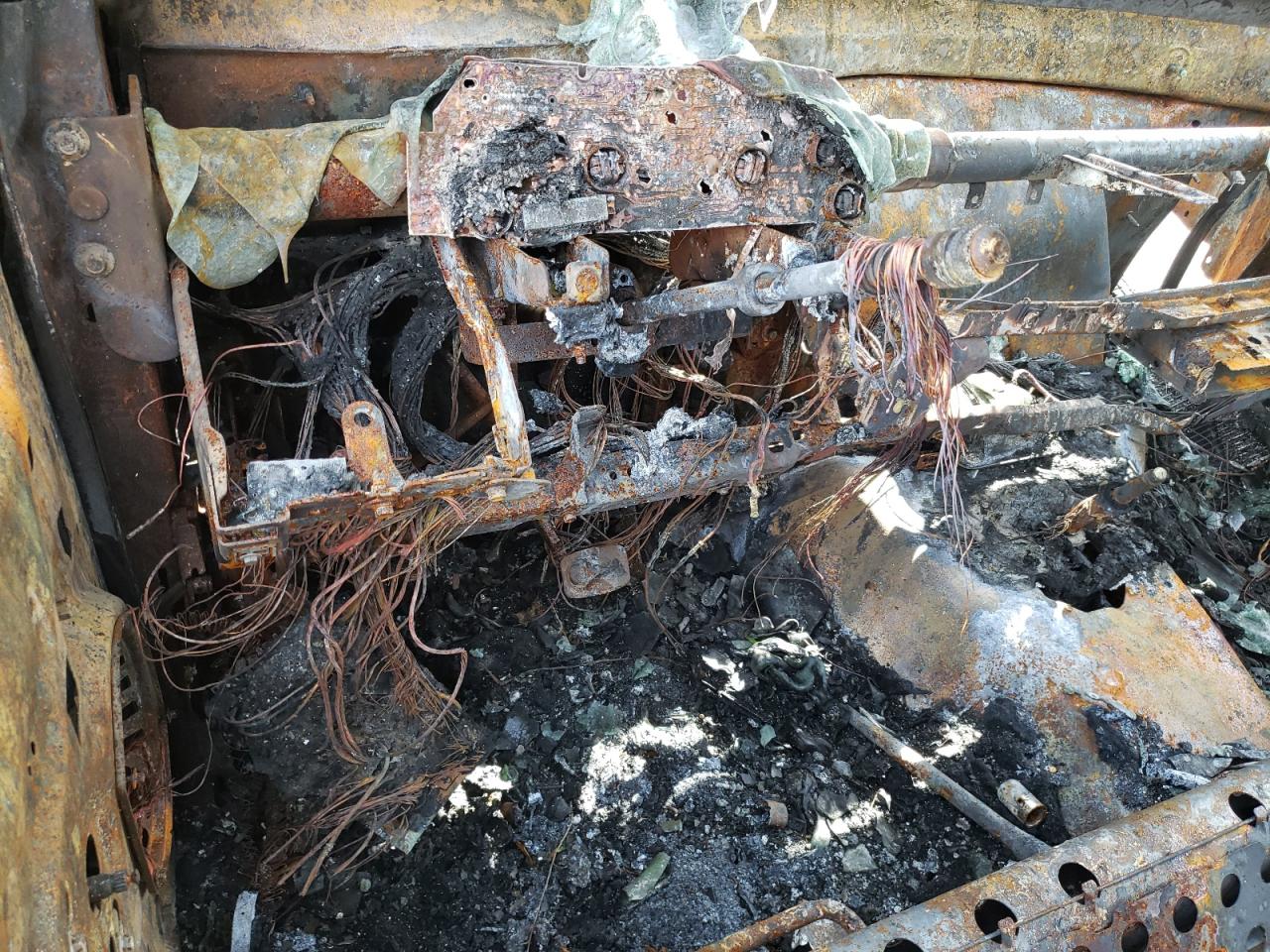 2004 Ford F350 Super Duty VIN: 1FDWW36P44EB68615 Lot: 64410984