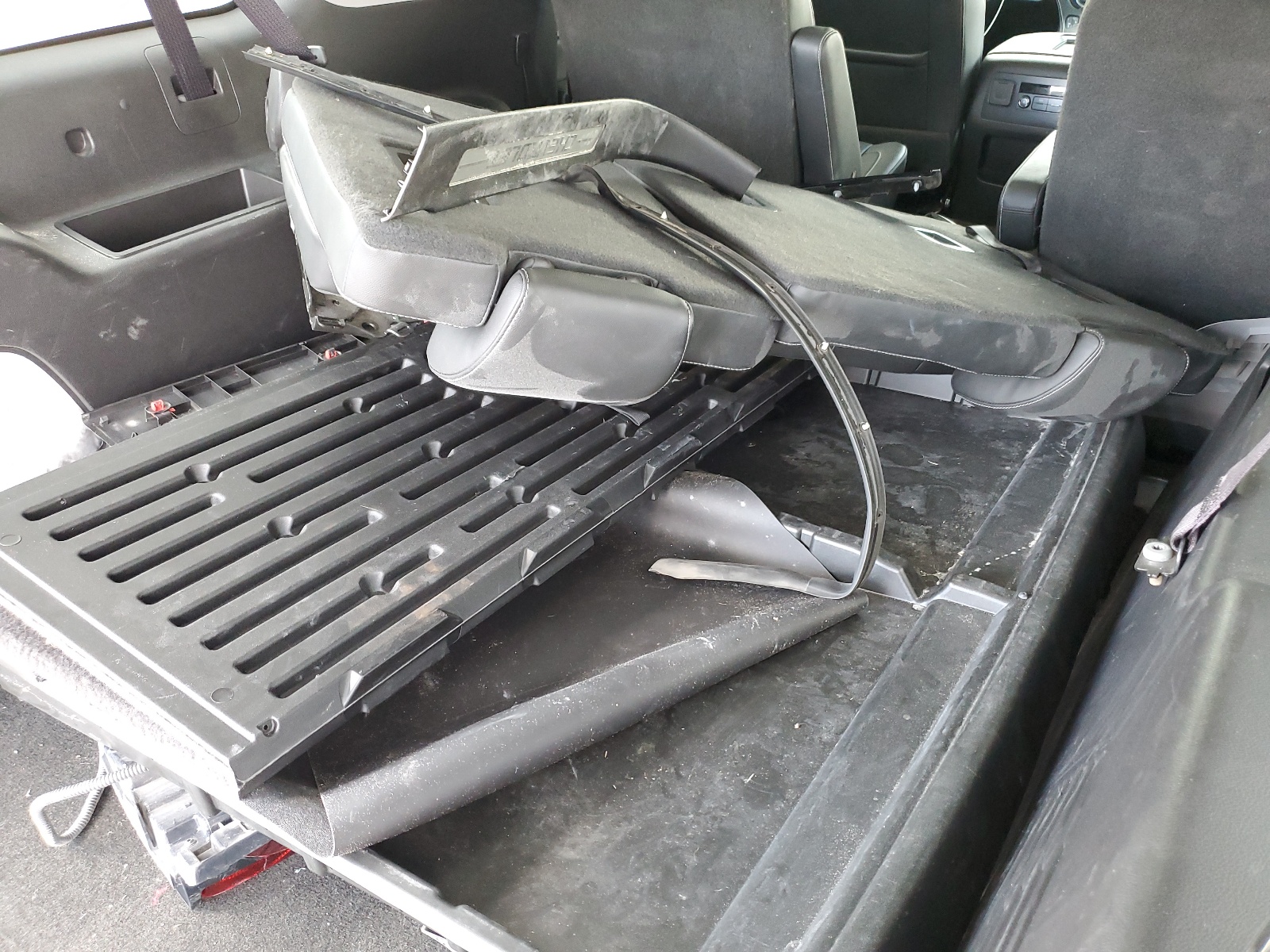 1GNSCHKC5GR469104 2016 Chevrolet Suburban C1500 Lt