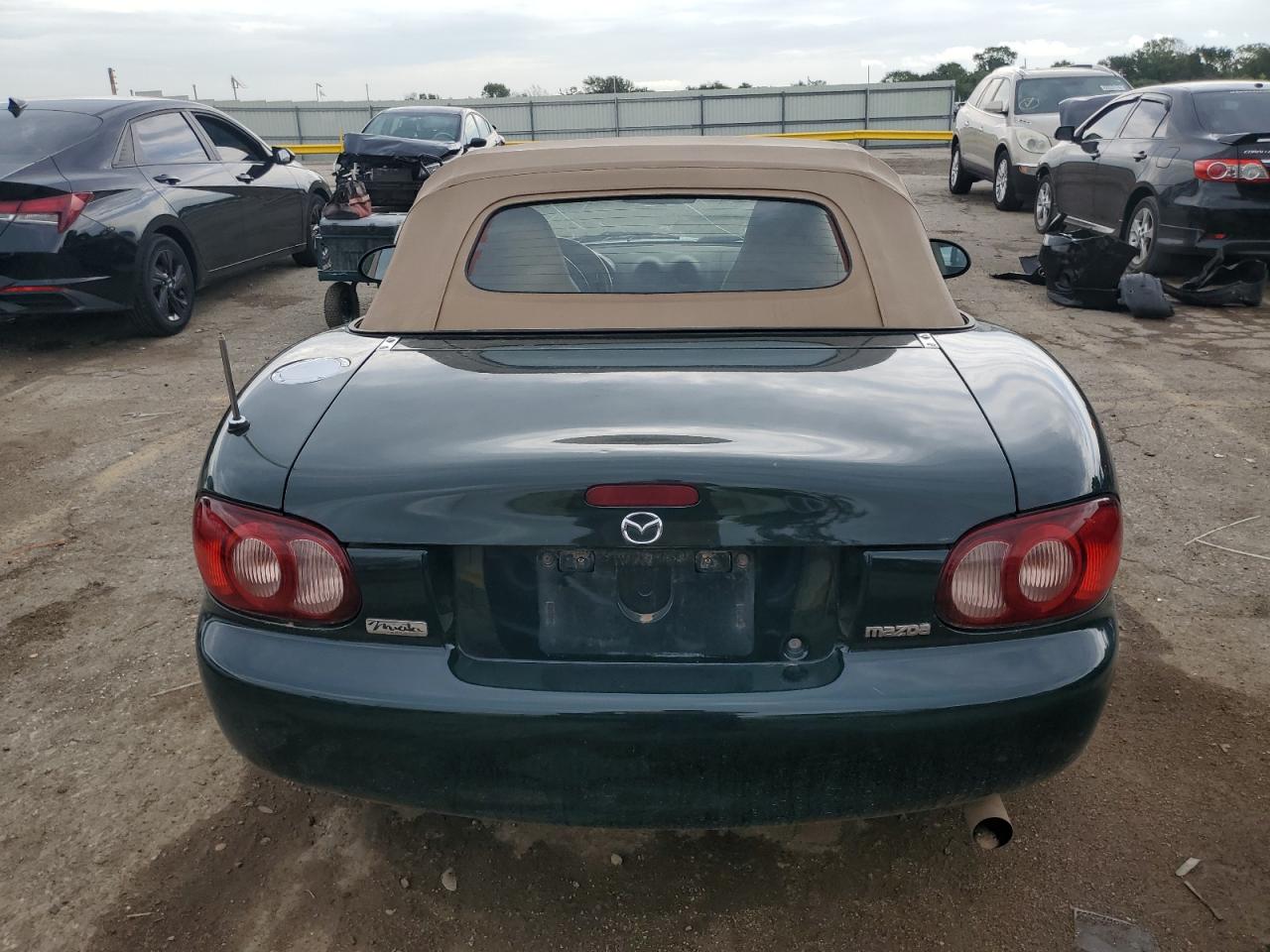 2001 Mazda Mx-5 Miata Base VIN: JM1NB353110209737 Lot: 63184344