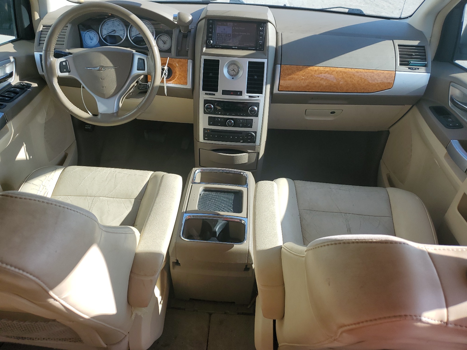 2A4RR7DX7AR386057 2010 Chrysler Town & Country Limited