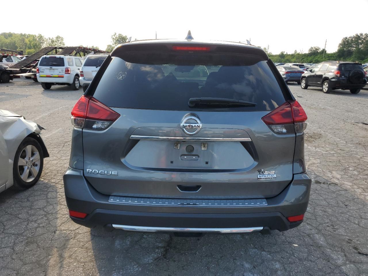 2019 Nissan Rogue S VIN: 5N1AT2MT5KC747117 Lot: 62472134