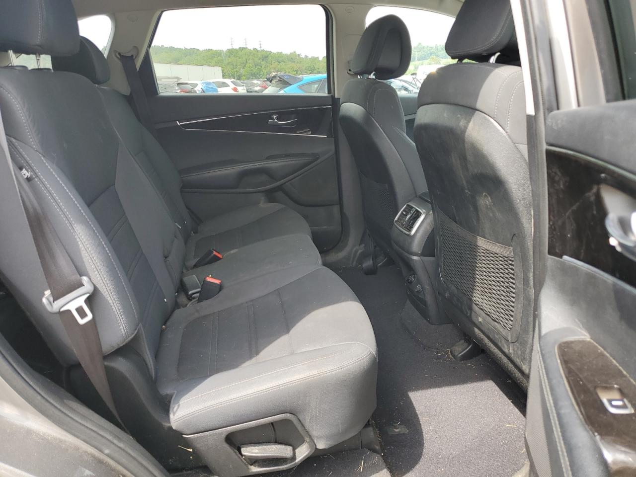 2016 Kia Sorento - Image 12