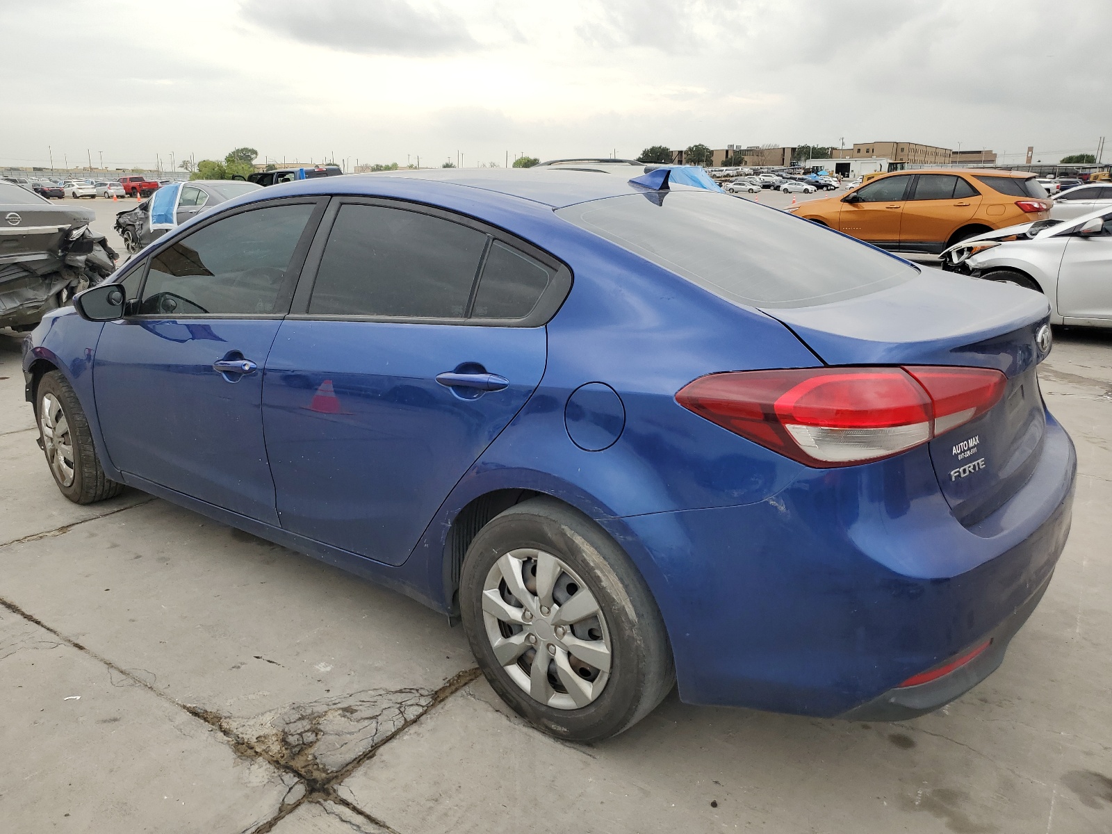 2018 Kia Forte Lx vin: 3KPFK4A78JE275759