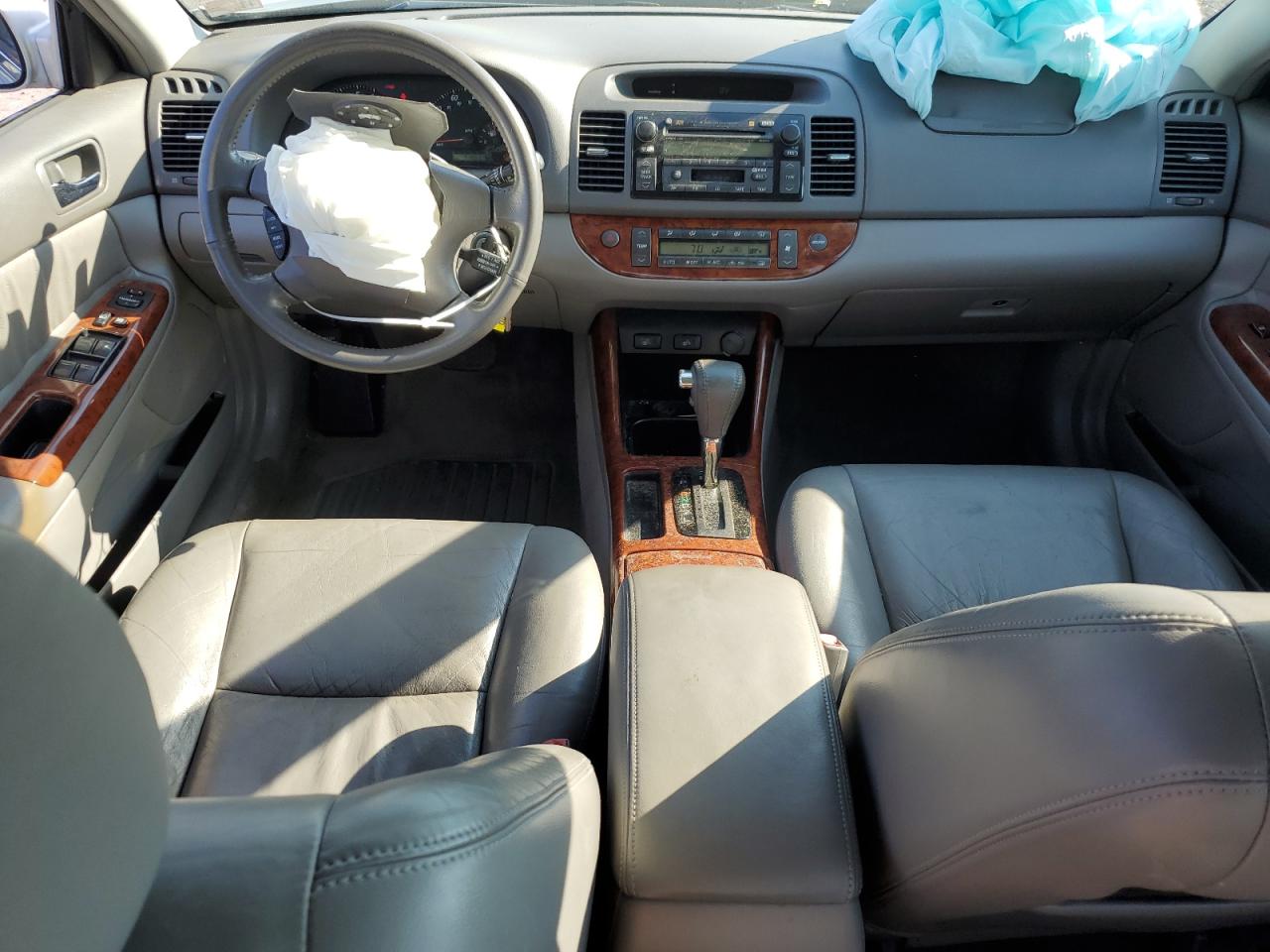 2003 Toyota Camry Le VIN: 4T1BF30KX3U041951 Lot: 61826224