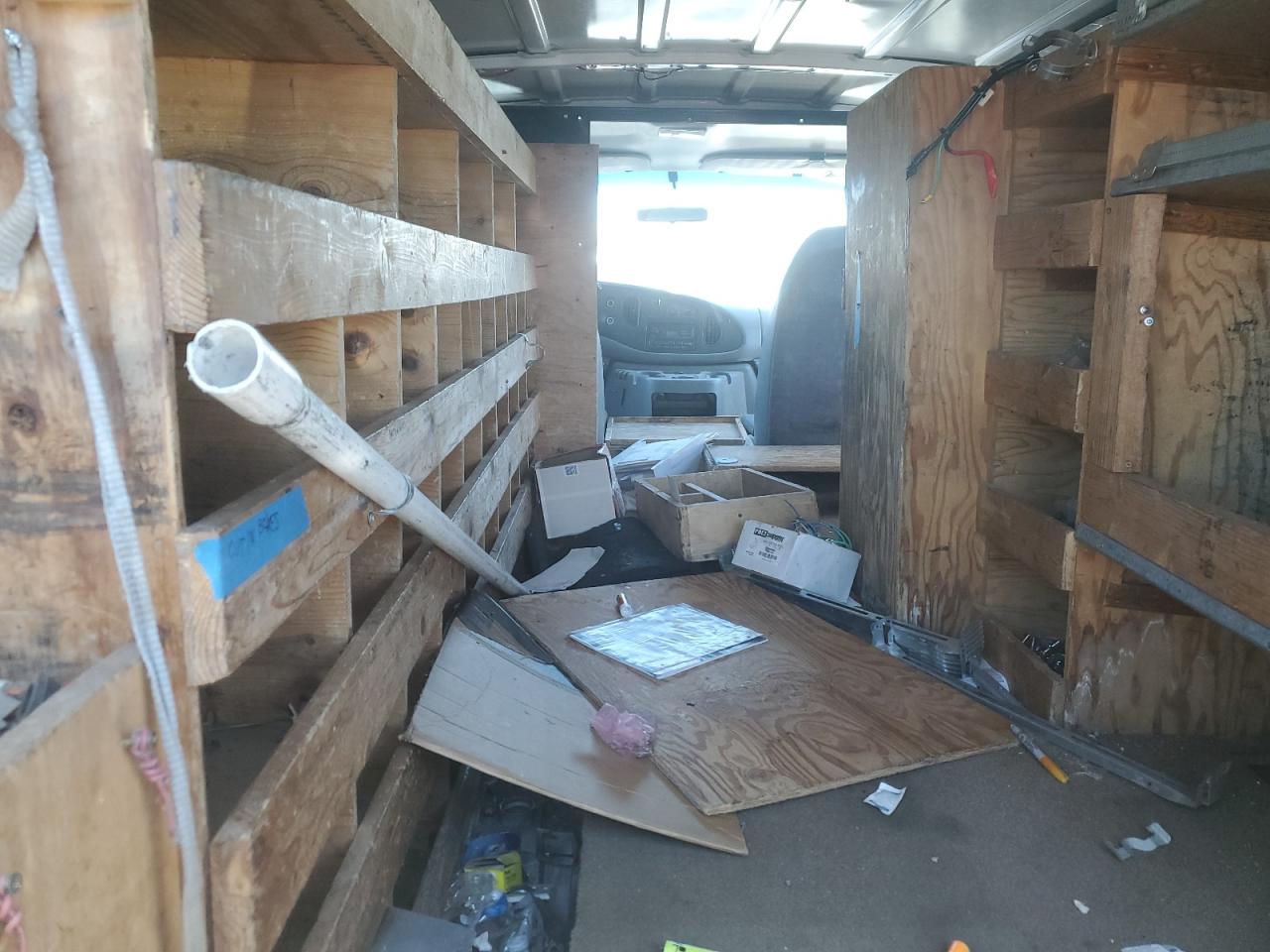 2000 Ford Econoline E250 Van VIN: 1FTNE24L3YHB33677 Lot: 63536694