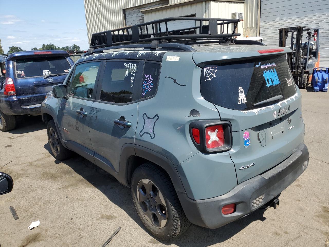 ZACCJBBH3HPE63863 2017 JEEP RENEGADE - Image 2