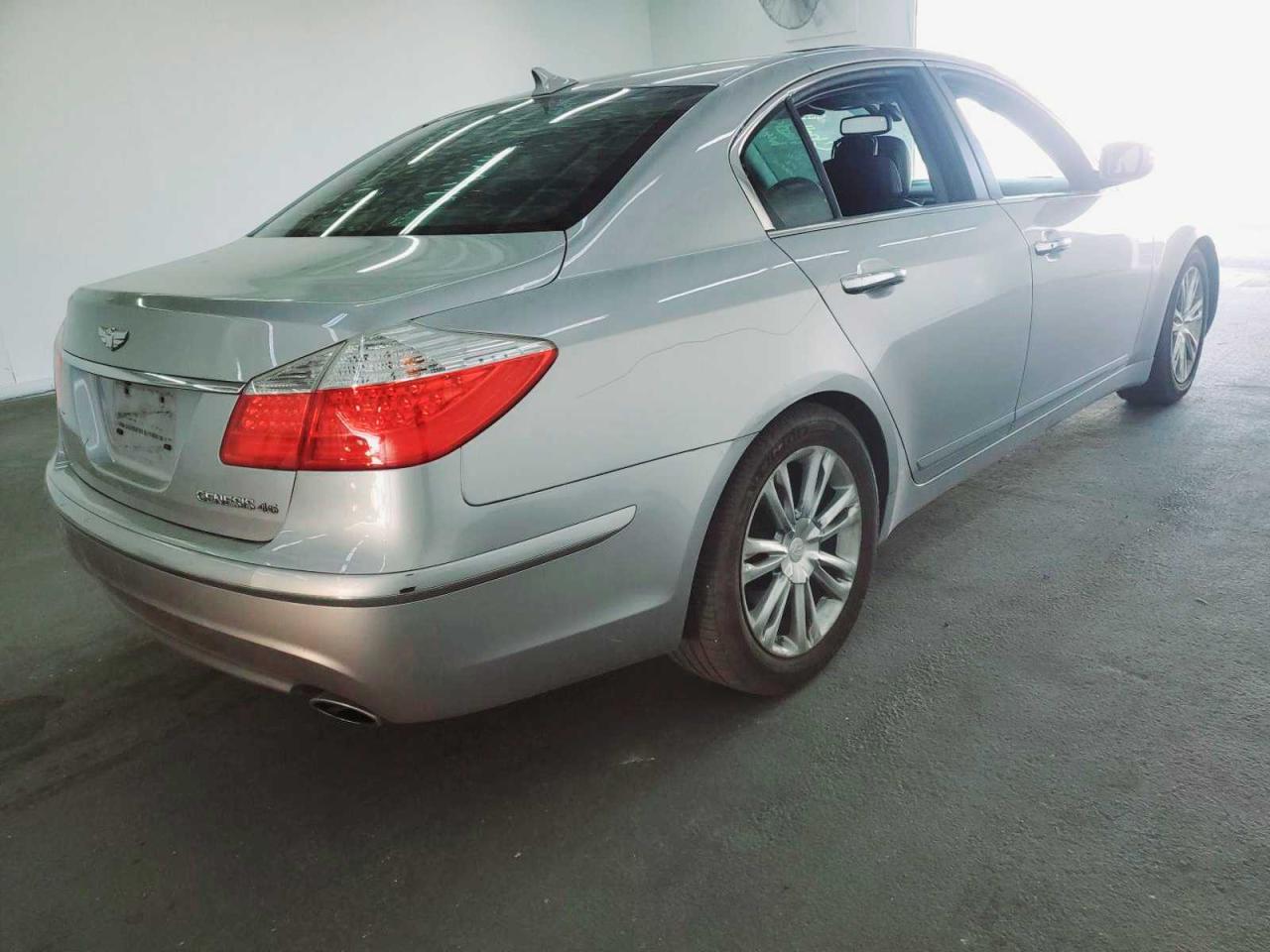 2010 Hyundai Genesis 4.6L VIN: KMHGC4DF7AU105846 Lot: 64911814